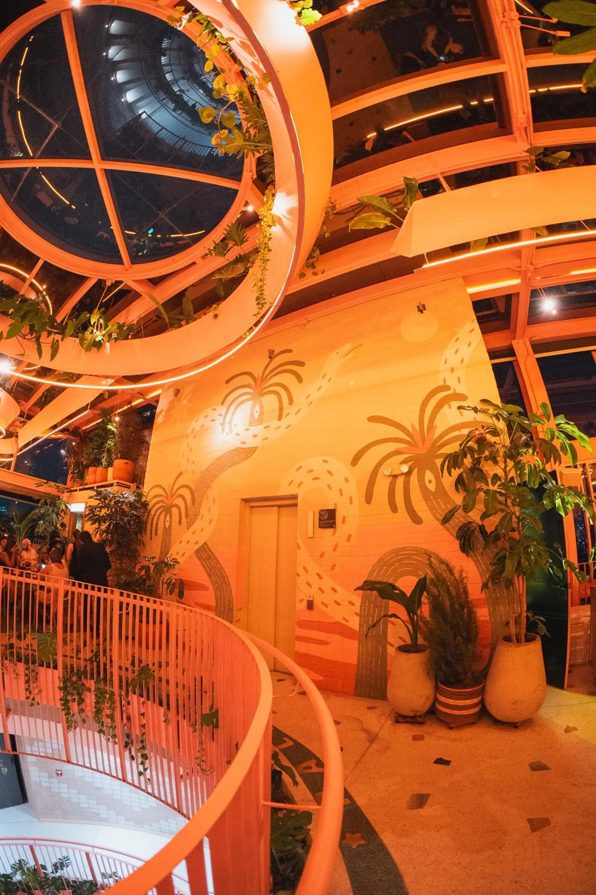 Restaurant/places to eat in The Somos Bold Hotel