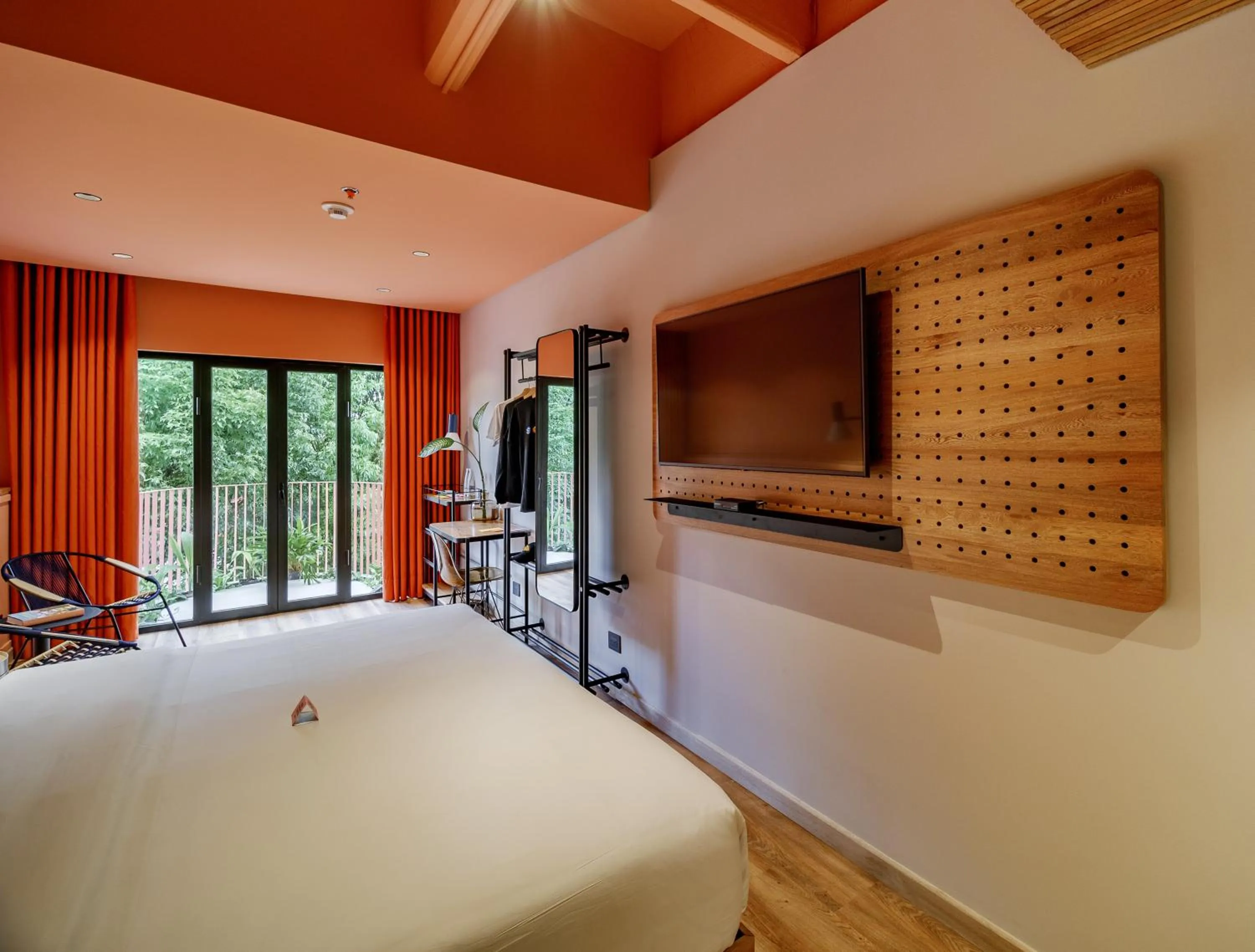 Bed in The Somos Bold Hotel