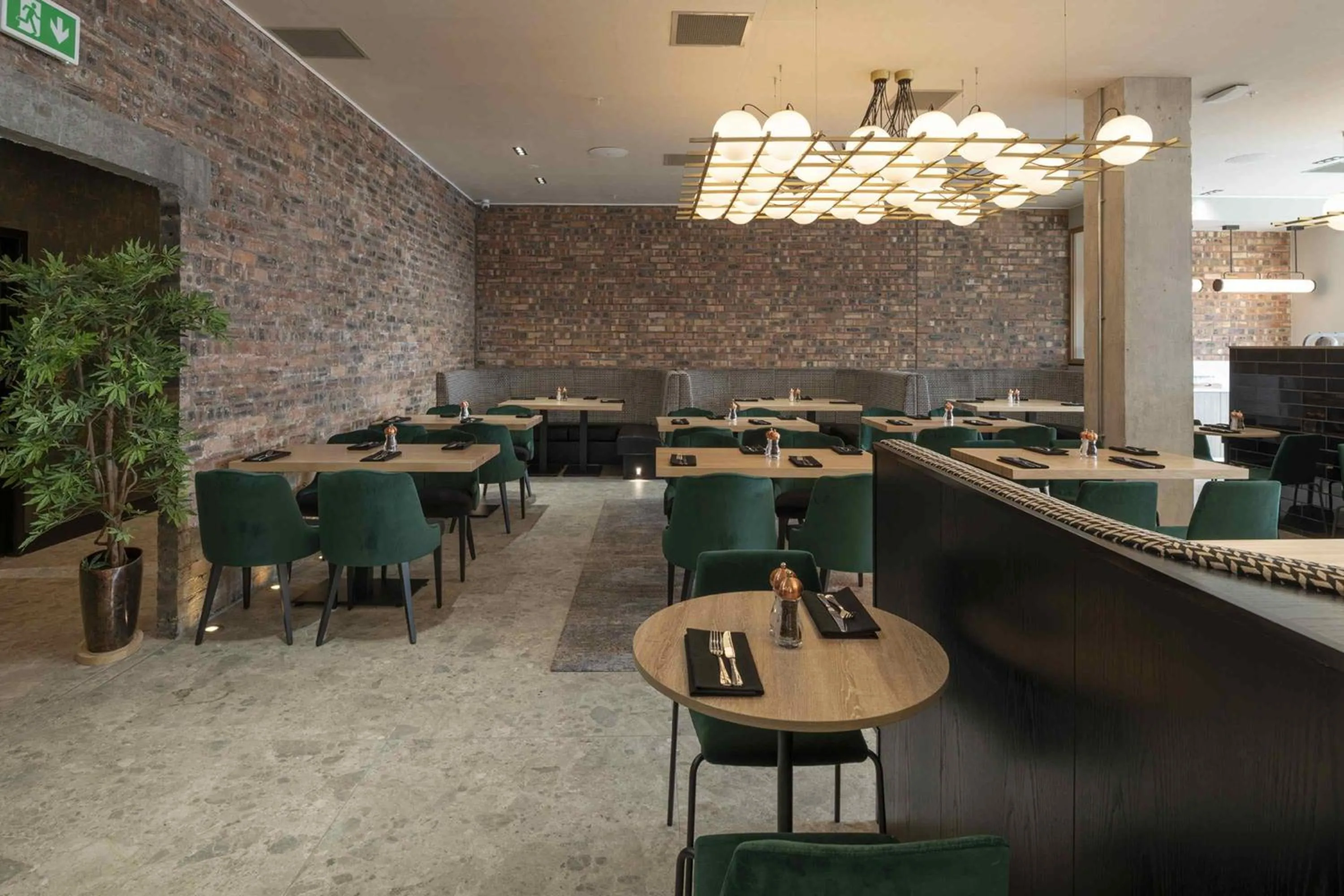 Restaurant/places to eat in Sandman Signature Glasgow Hotel