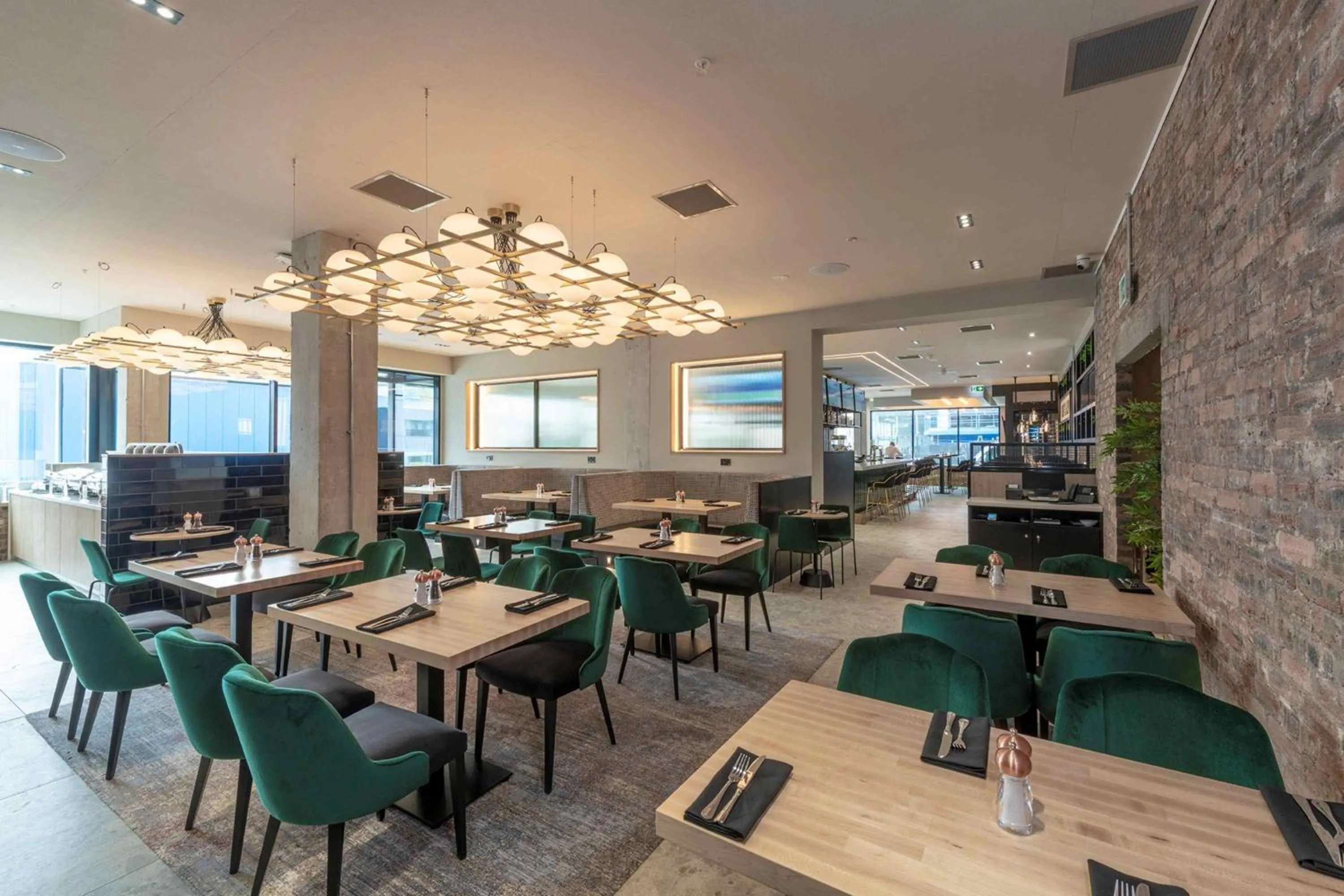 Restaurant/places to eat in Sandman Signature Glasgow Hotel