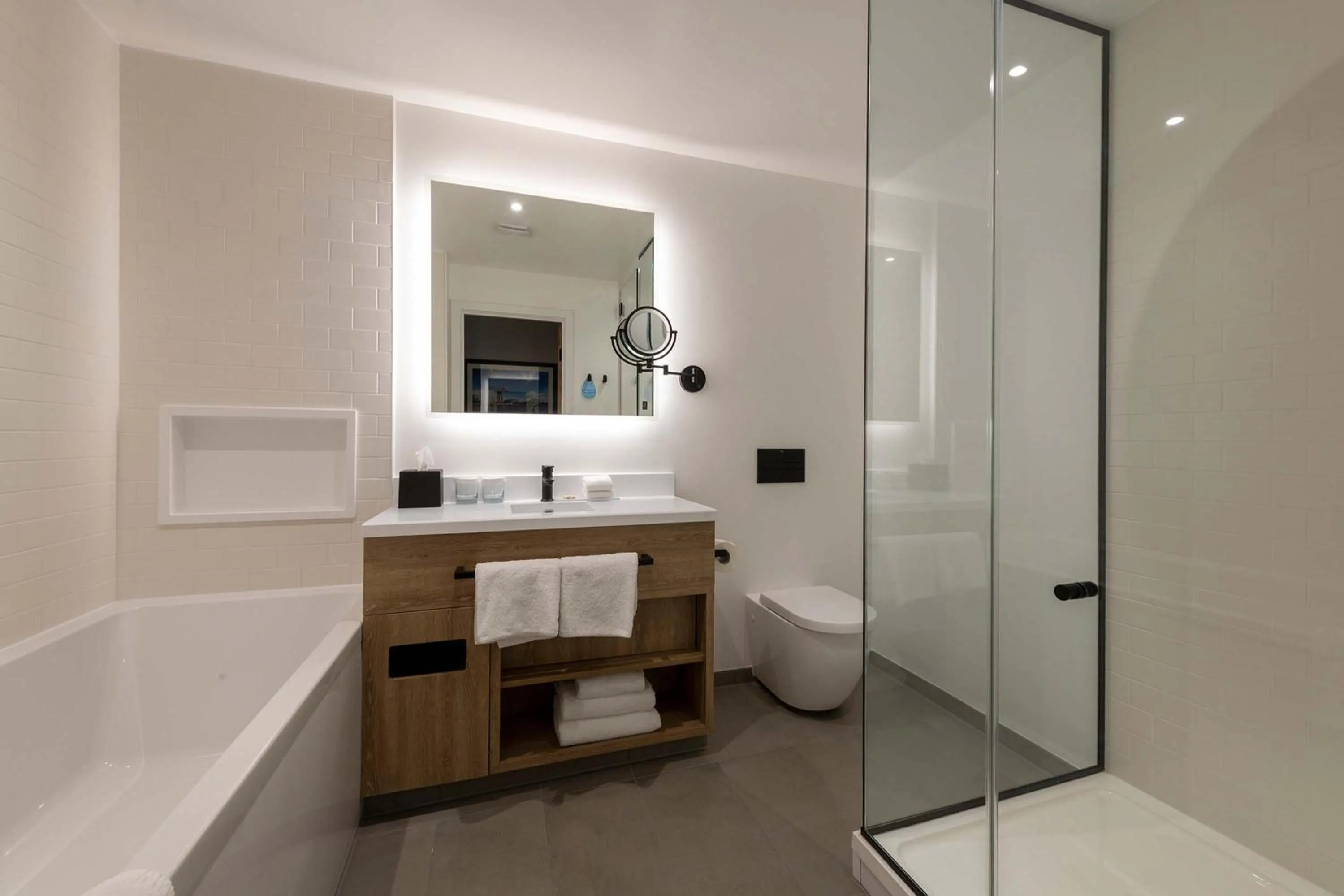 Bathroom in Sandman Signature Glasgow Hotel