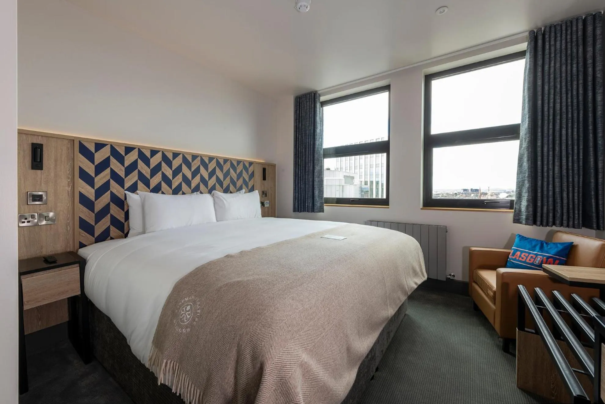 Standard Room, 1 Super King Bed in Sandman Signature Glasgow Hotel