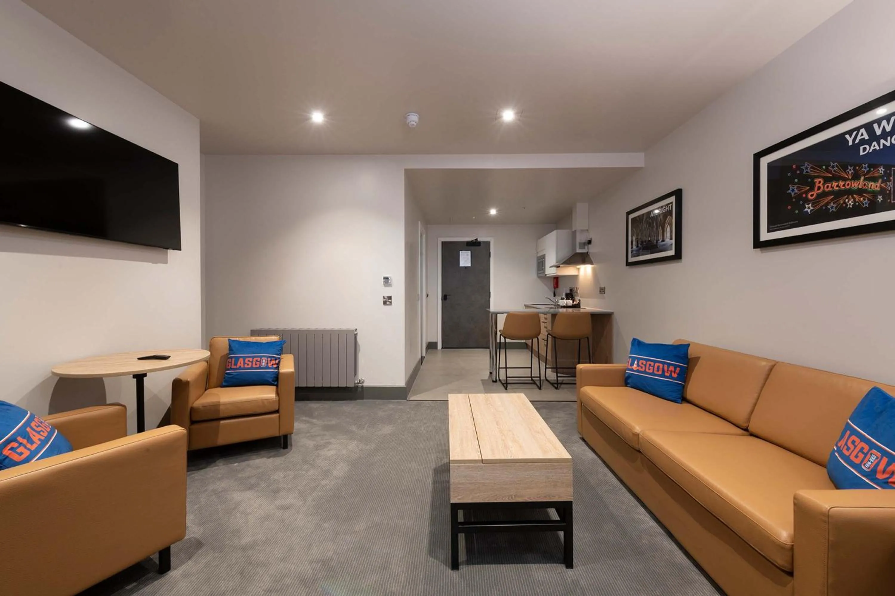 Photo of the whole room in Sandman Signature Glasgow Hotel