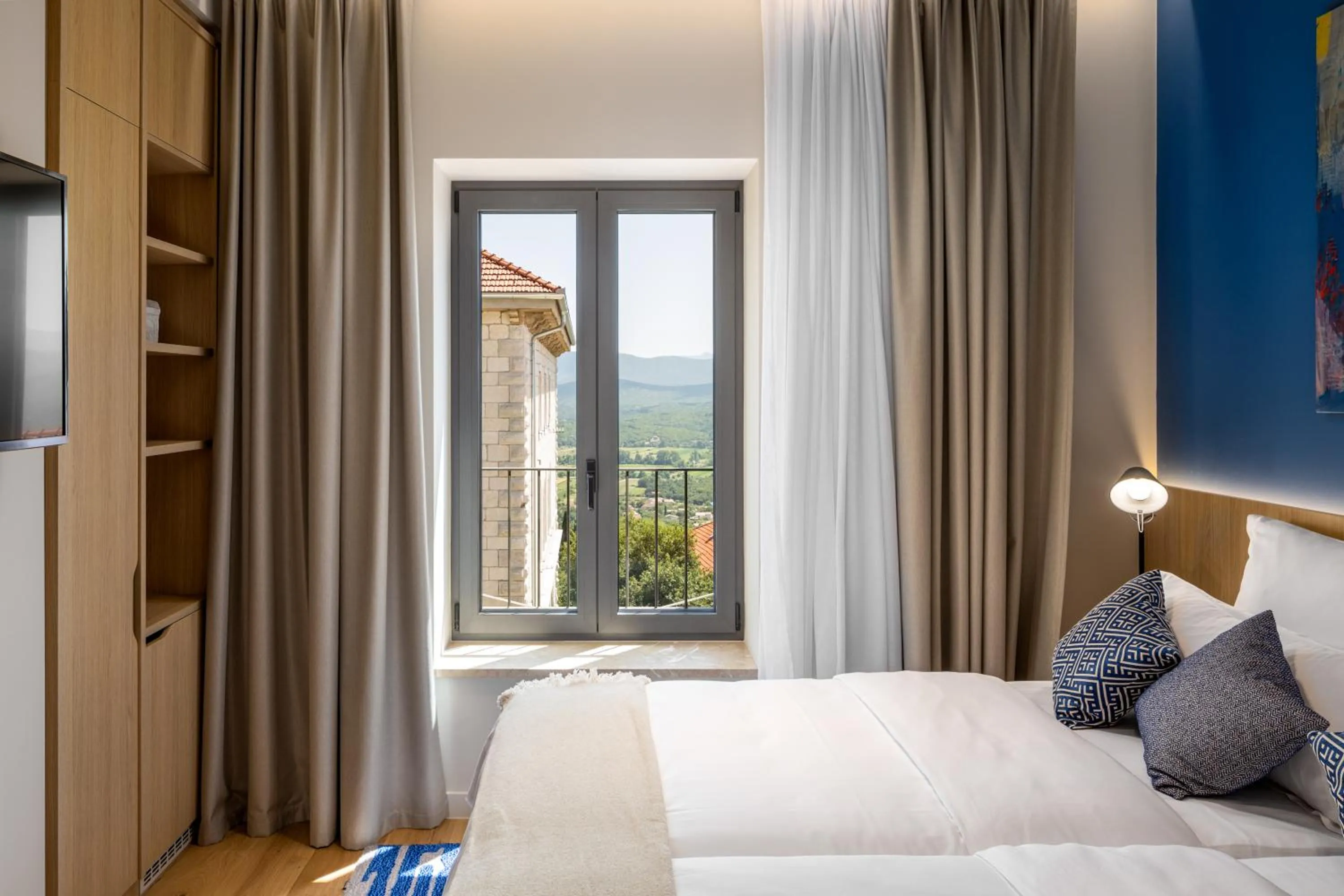 Bed in Emotheo Heritage Hotel