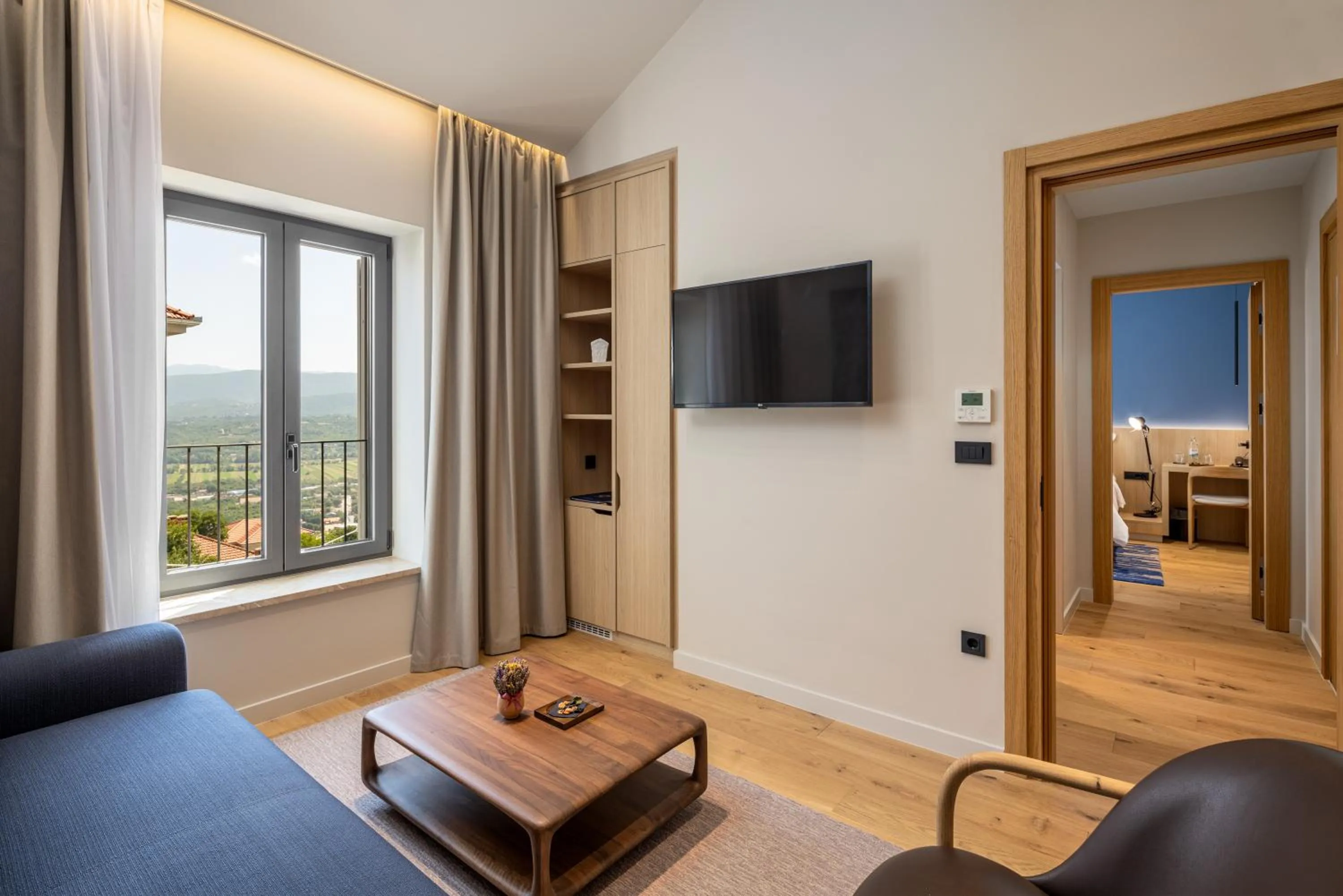 TV and multimedia, Bed in Emotheo Heritage Hotel