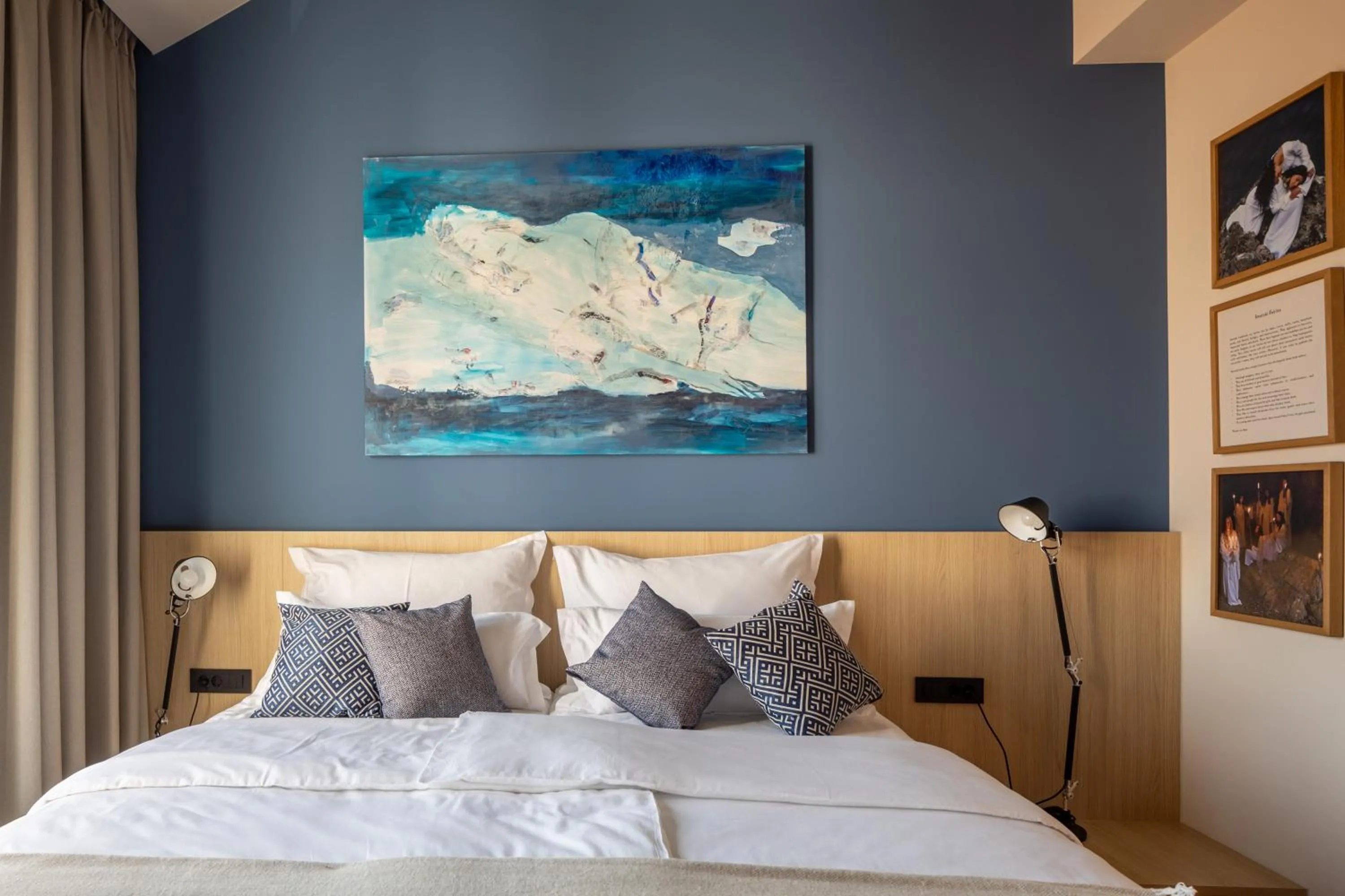 Bed in Emotheo Heritage Hotel