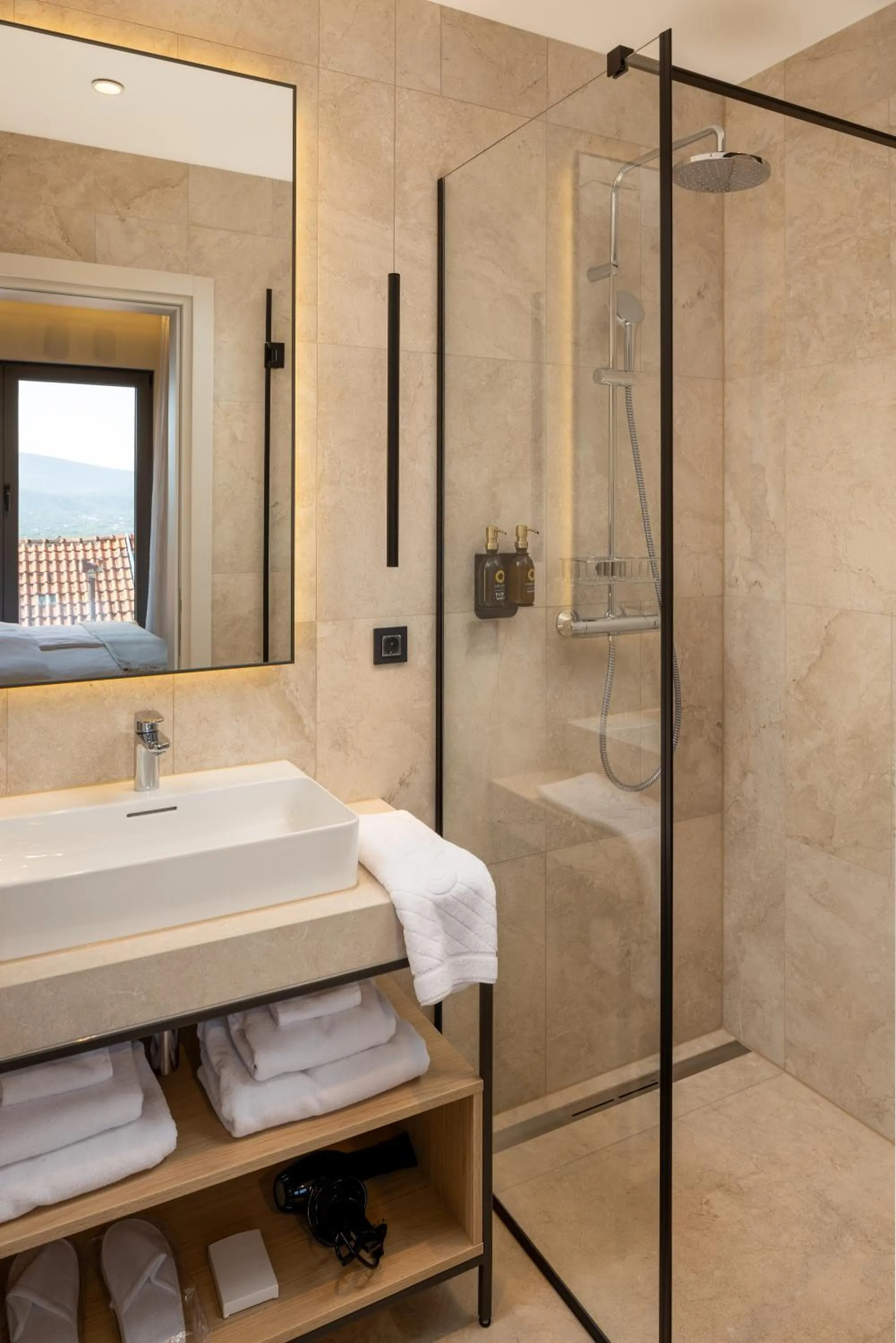 Shower in Emotheo Heritage Hotel