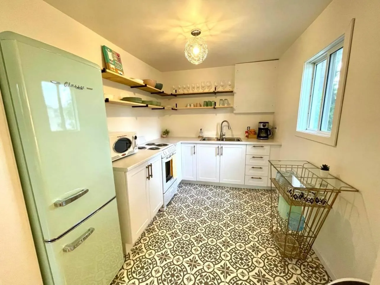 Kitchen or kitchenette in The Finch Beach Resort