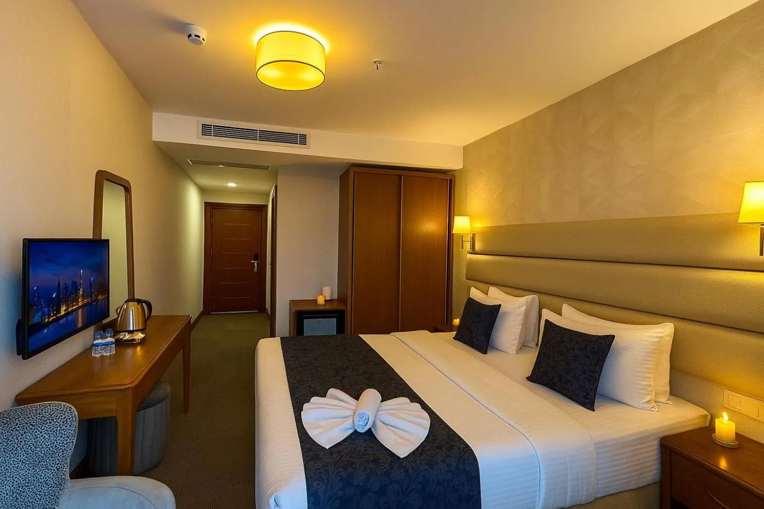 TV and multimedia, Bed in Istanbul Midpoint Hotel