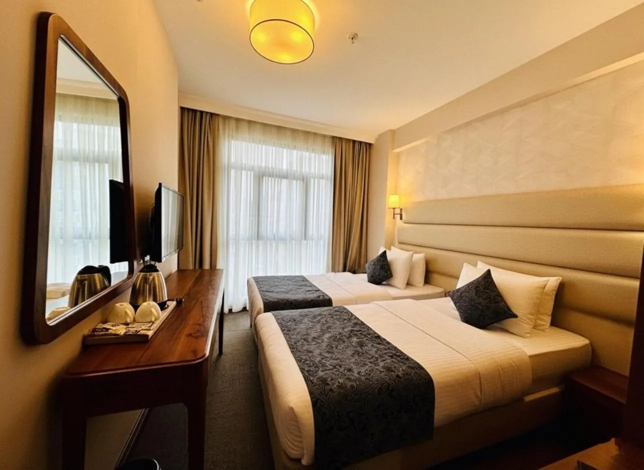 TV and multimedia, Bed in Istanbul Midpoint Hotel