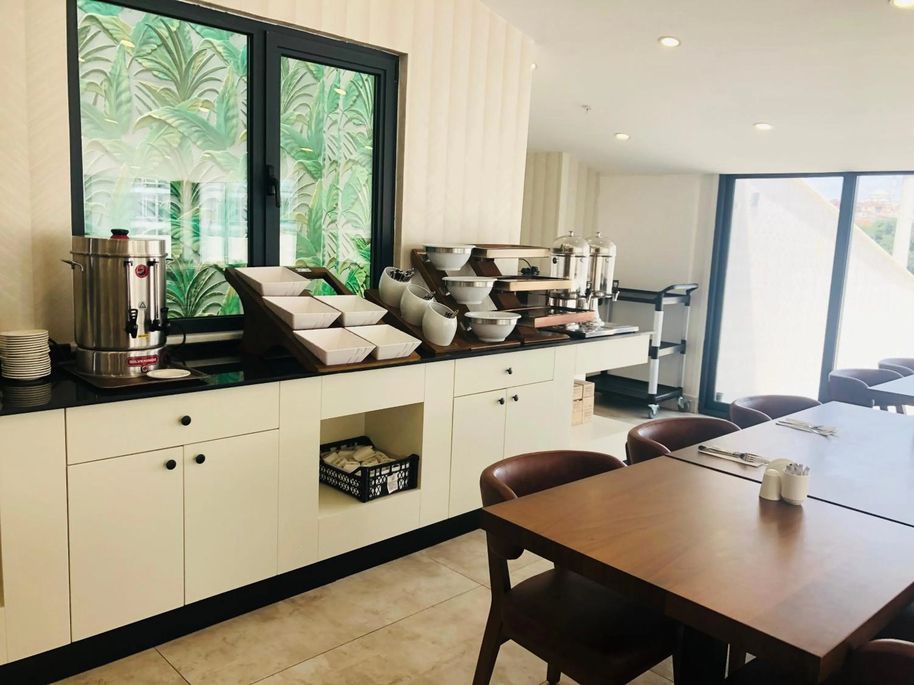 Restaurant/places to eat in Istanbul Midpoint Hotel