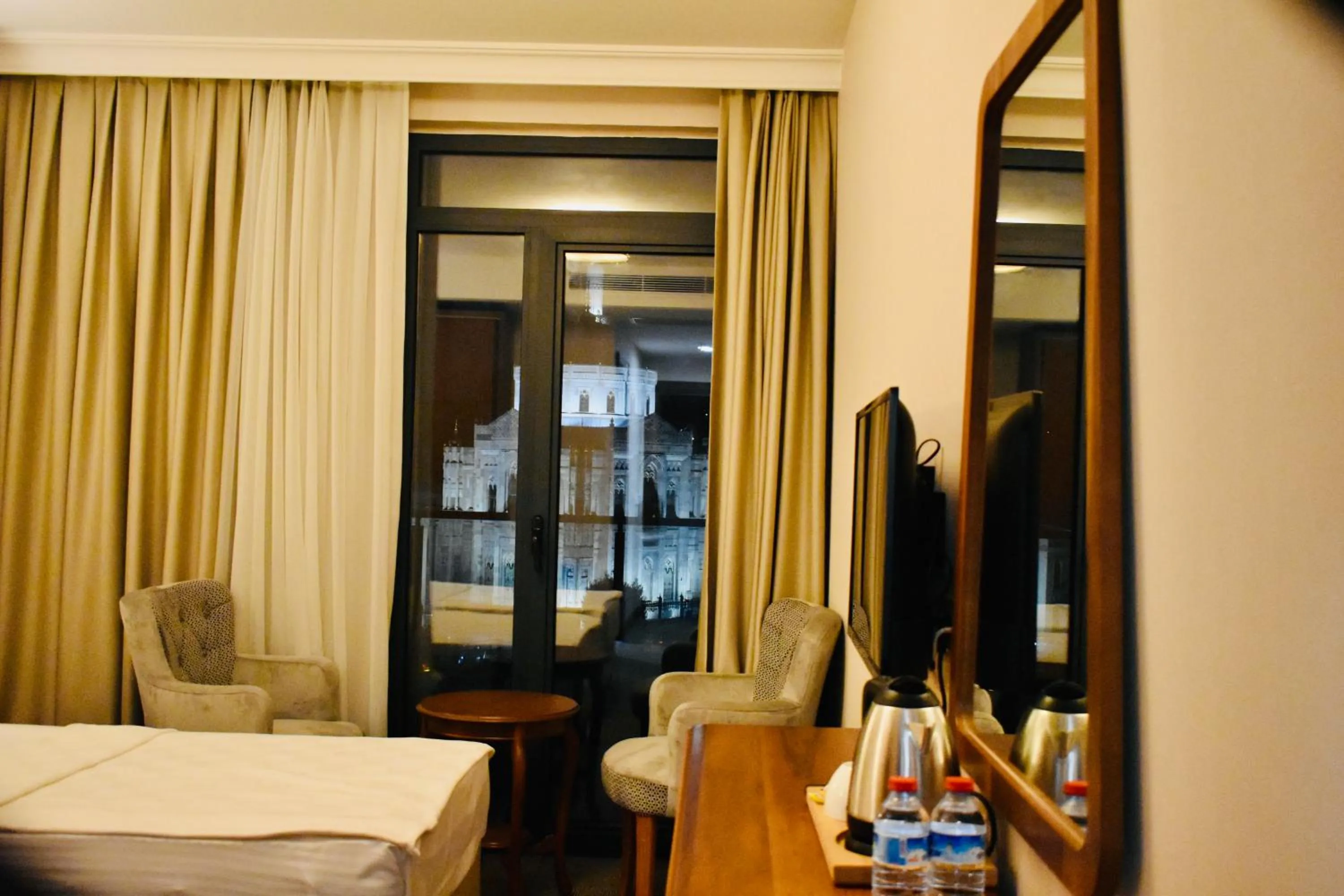 Living room in Istanbul Midpoint Hotel