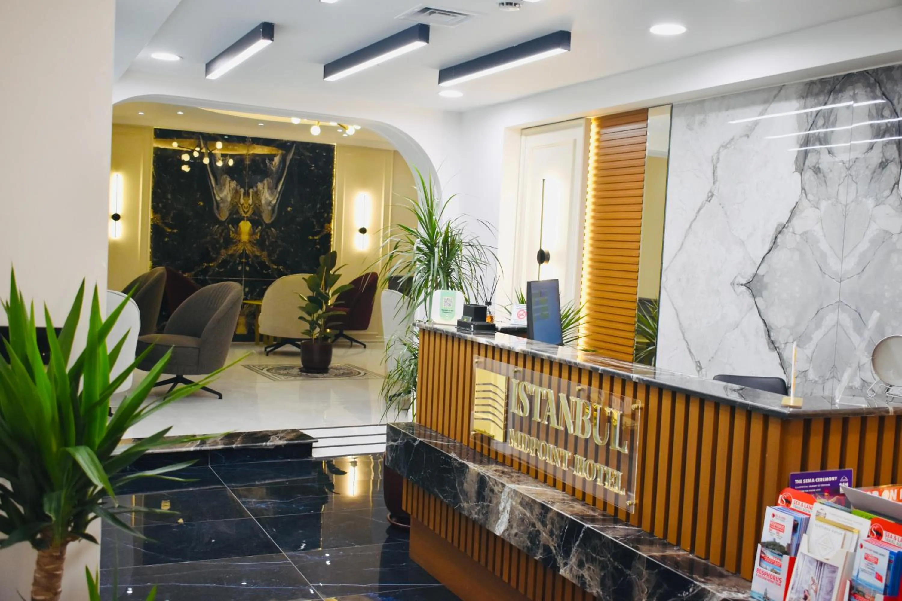 Lobby or reception in Istanbul Midpoint Hotel