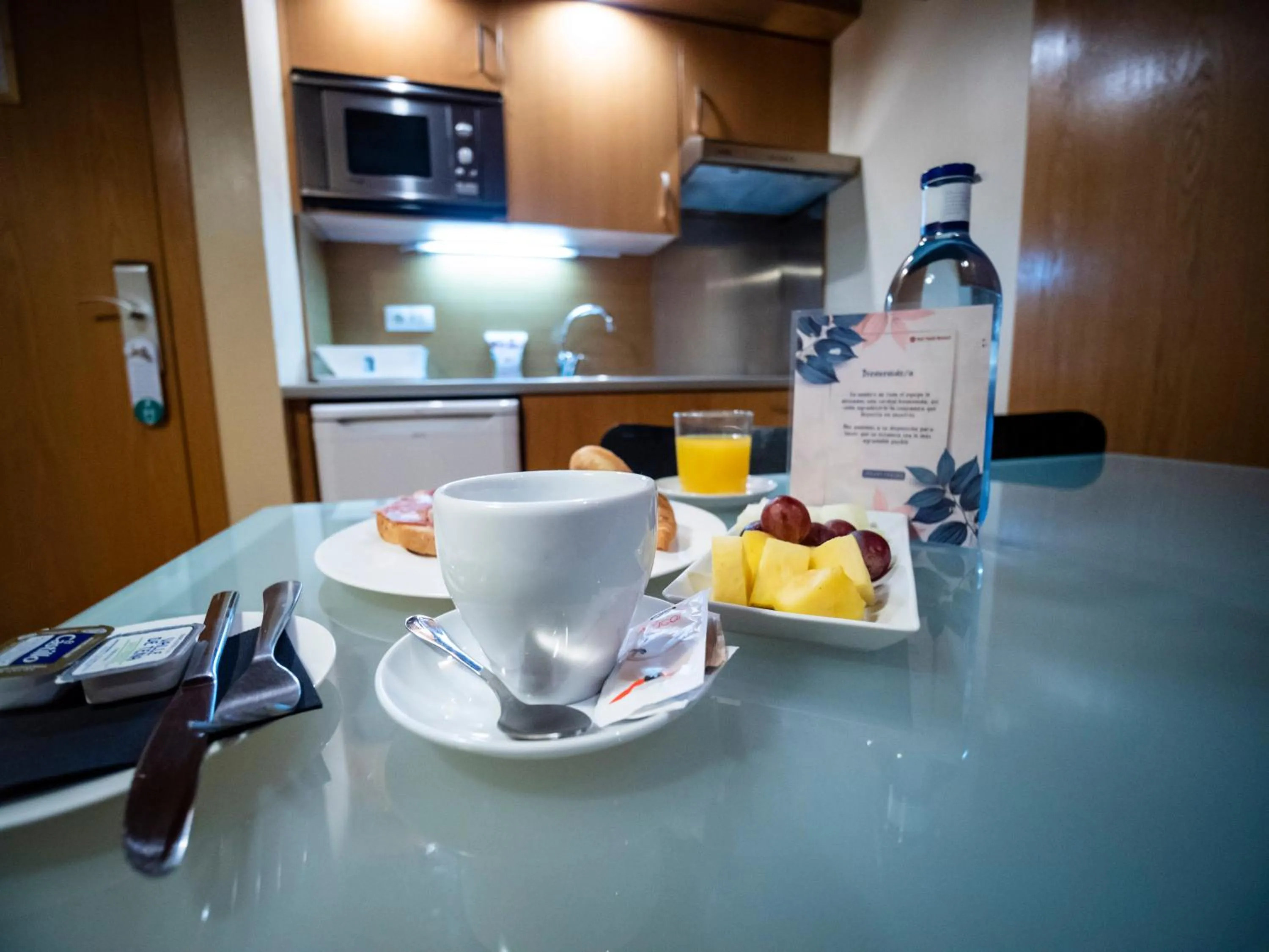 Communal lounge/ TV room in Aparthotel Siente Boí & SPA