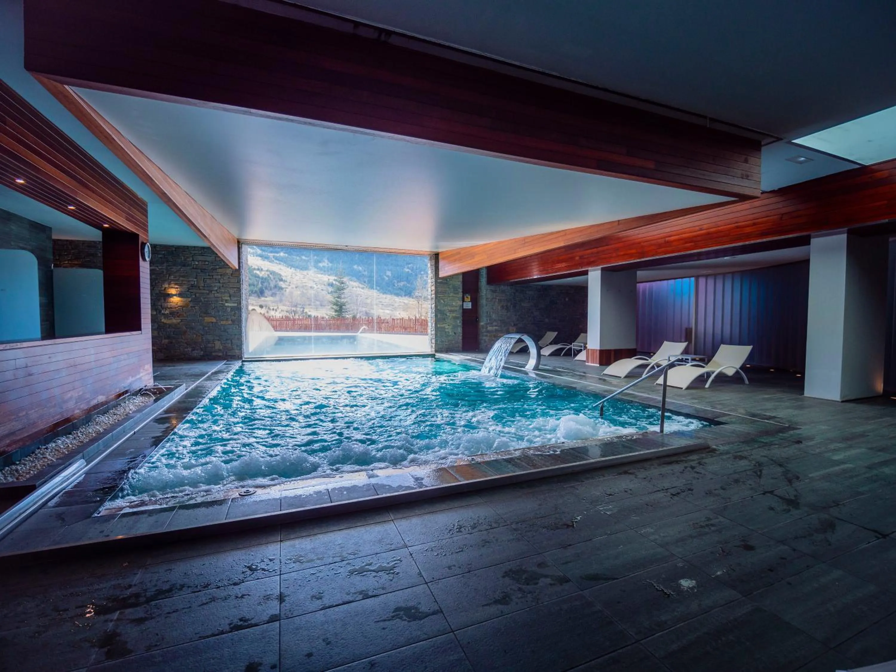 Spa and wellness centre/facilities in Aparthotel Siente Boí & SPA