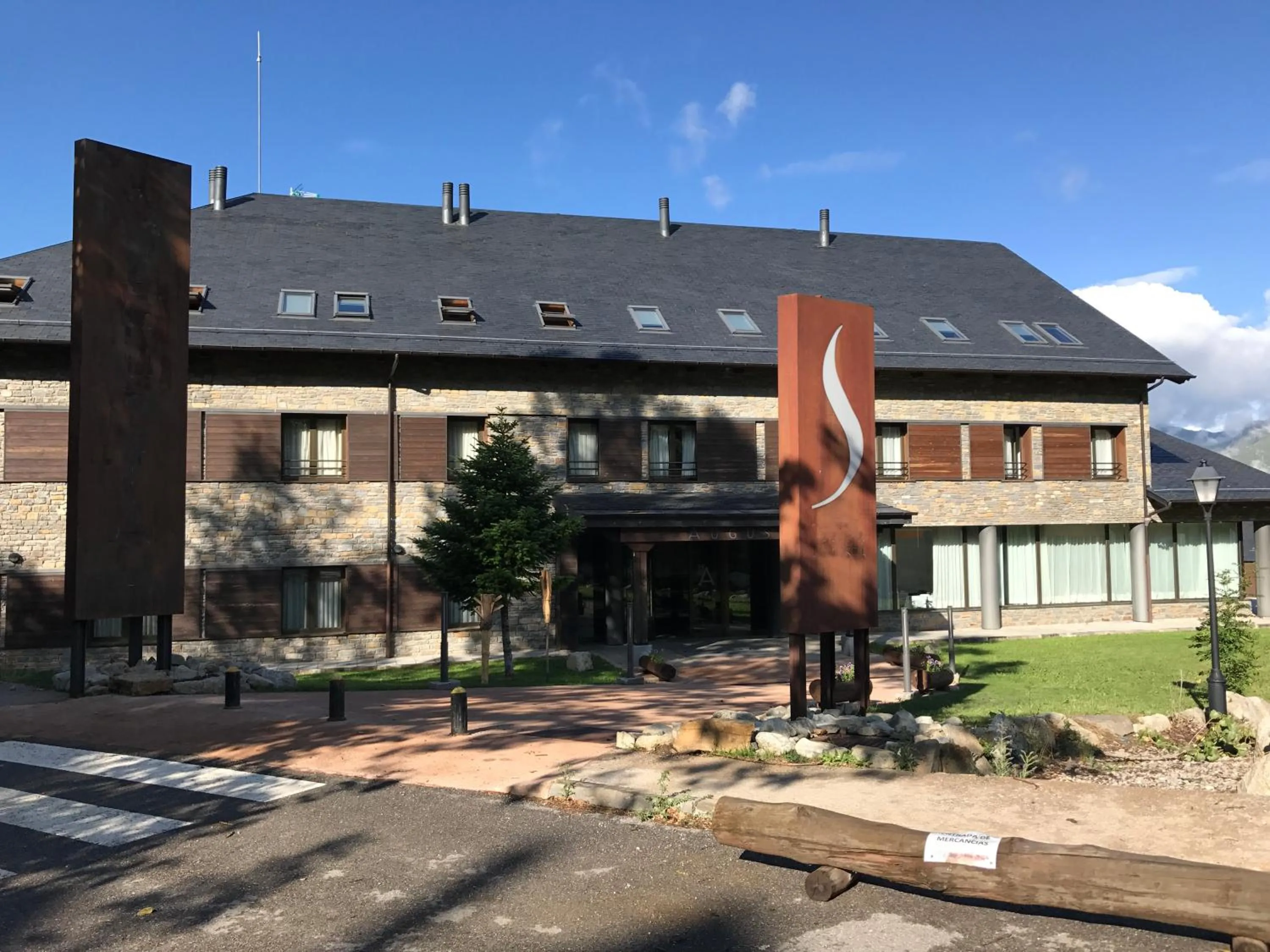 Property building in Aparthotel Siente Boí & SPA