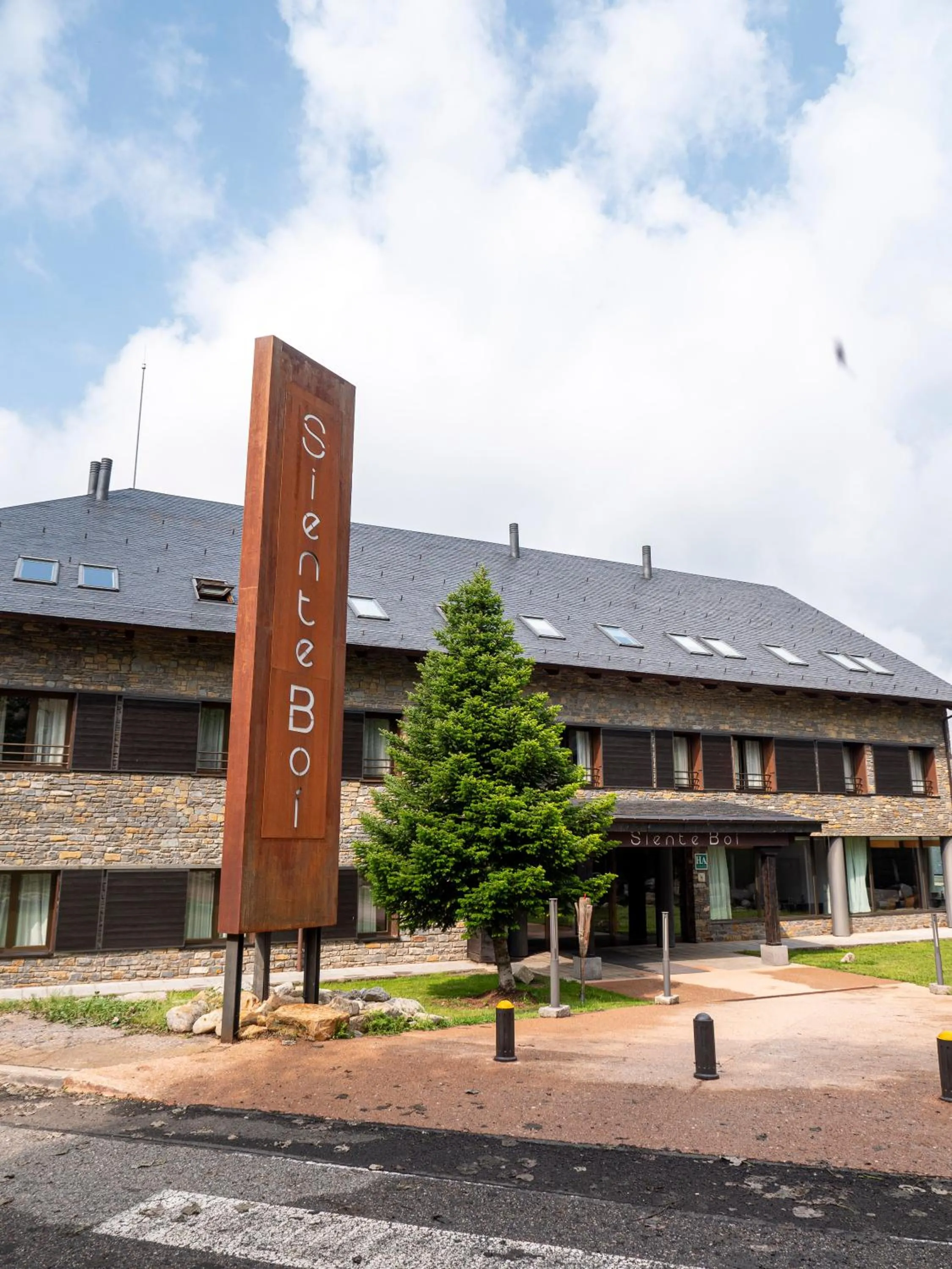 Property building in Aparthotel Siente Boí & SPA