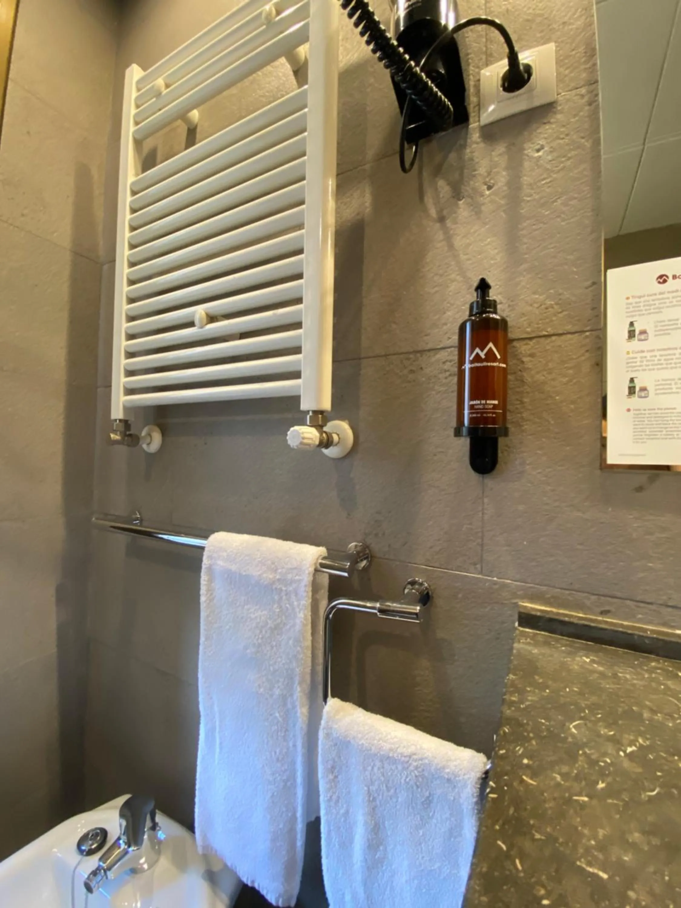 Bathroom in Aparthotel Siente Boí & SPA