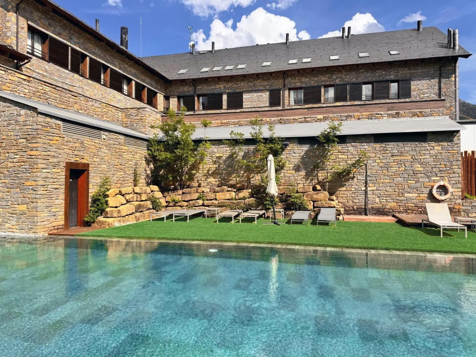 Property building in Aparthotel Siente Boí & SPA