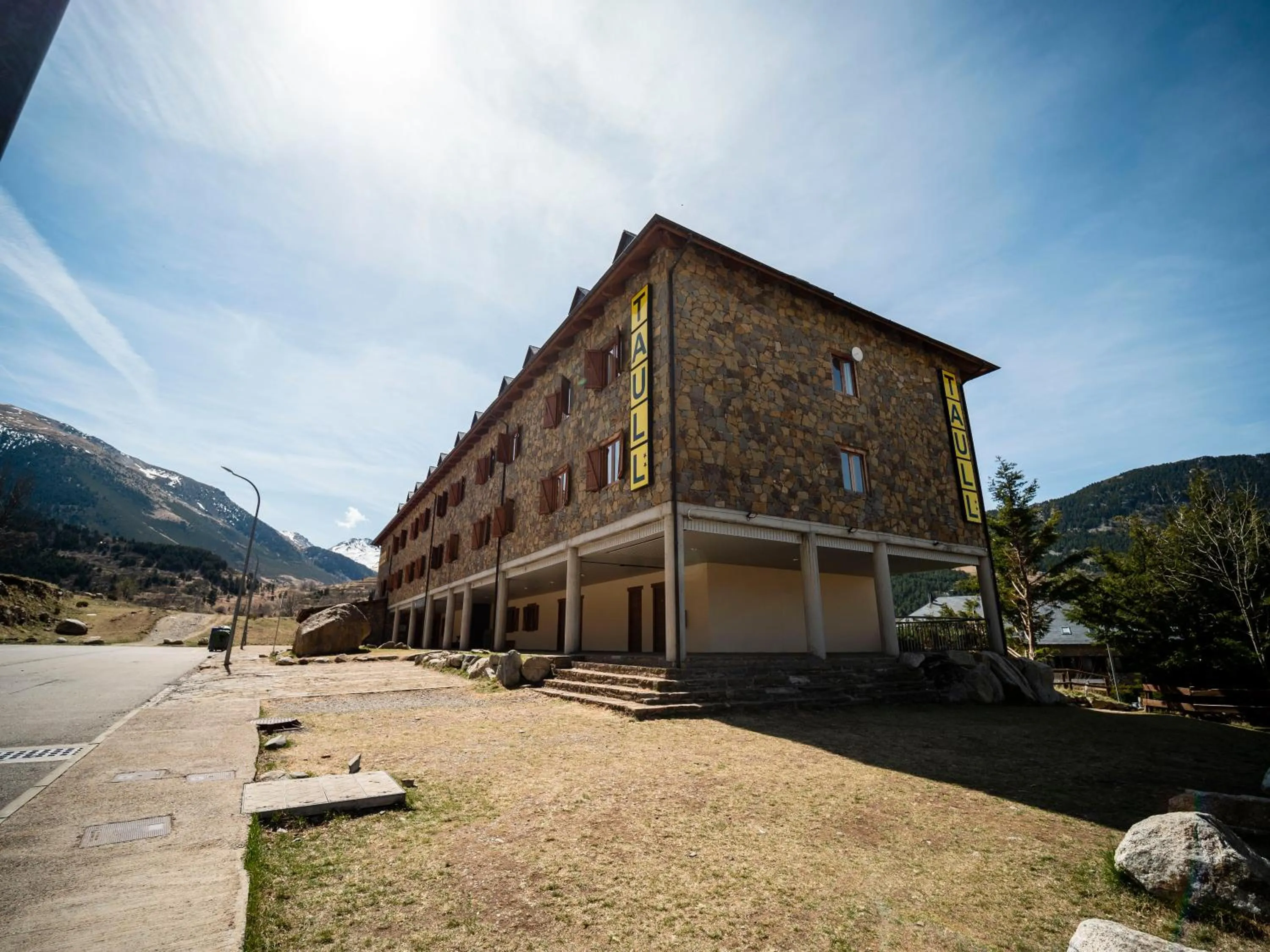 Property building in Hotel Taüll