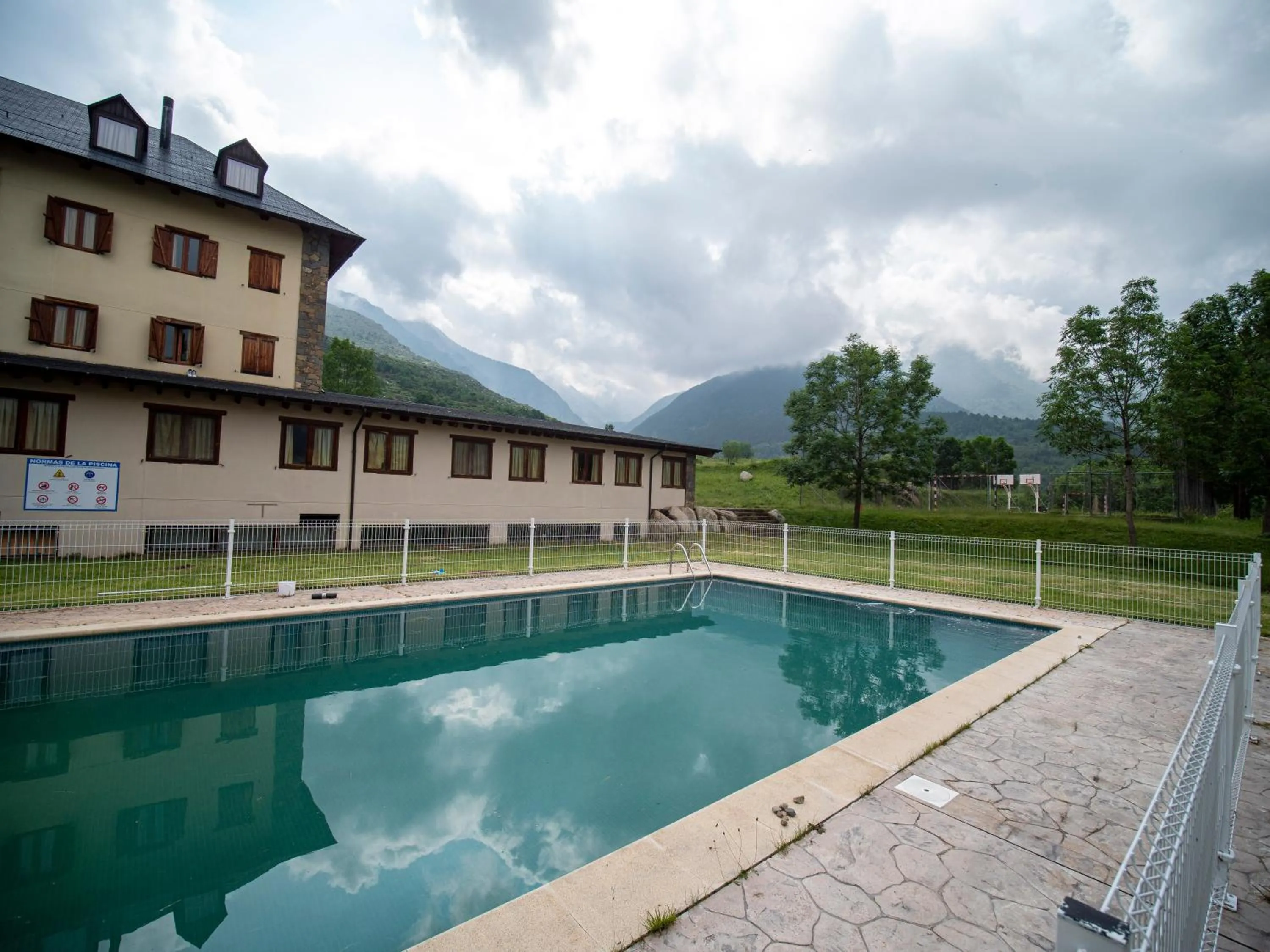 Property building in Hotel Taüll