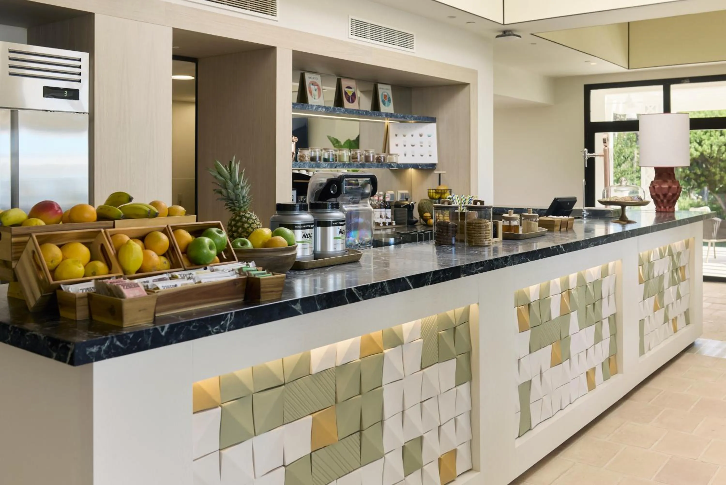 Restaurant/places to eat in Don Carlos Marbella