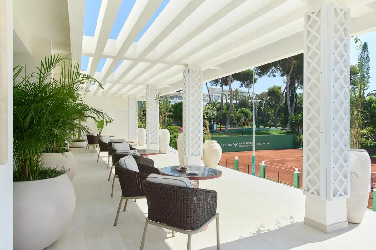 Tennis court in Don Carlos Marbella