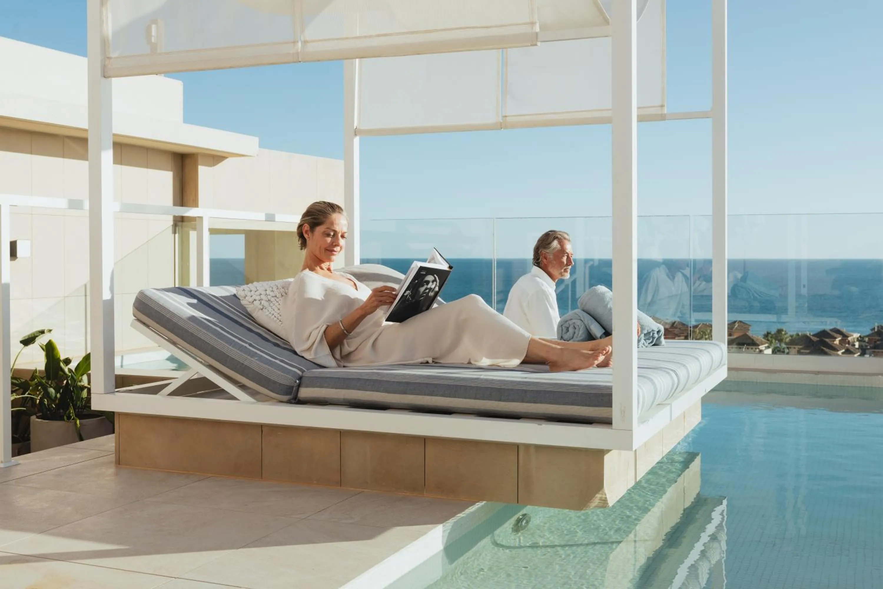 Swimming pool in Don Carlos Marbella