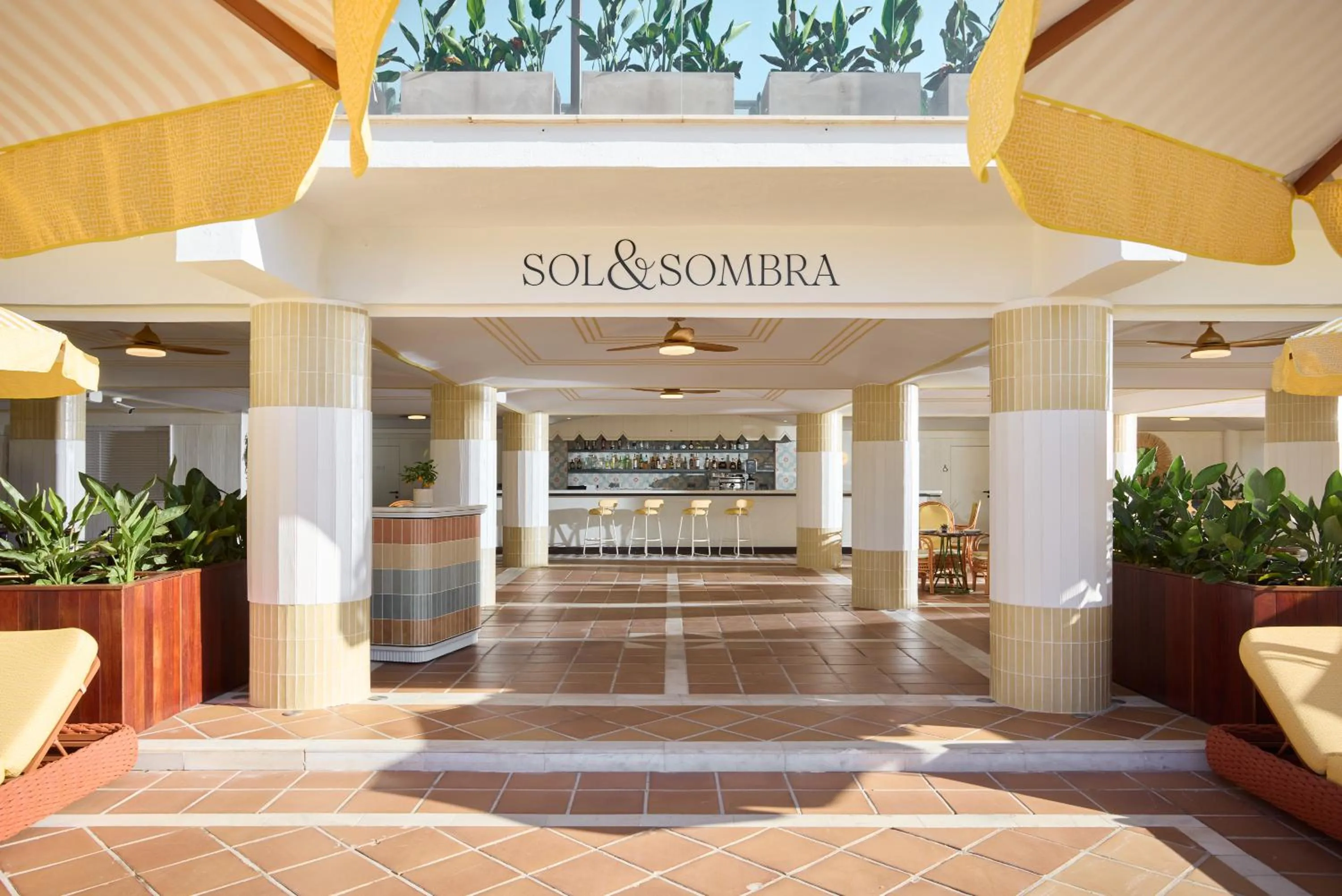 Restaurant/places to eat in Don Carlos Marbella