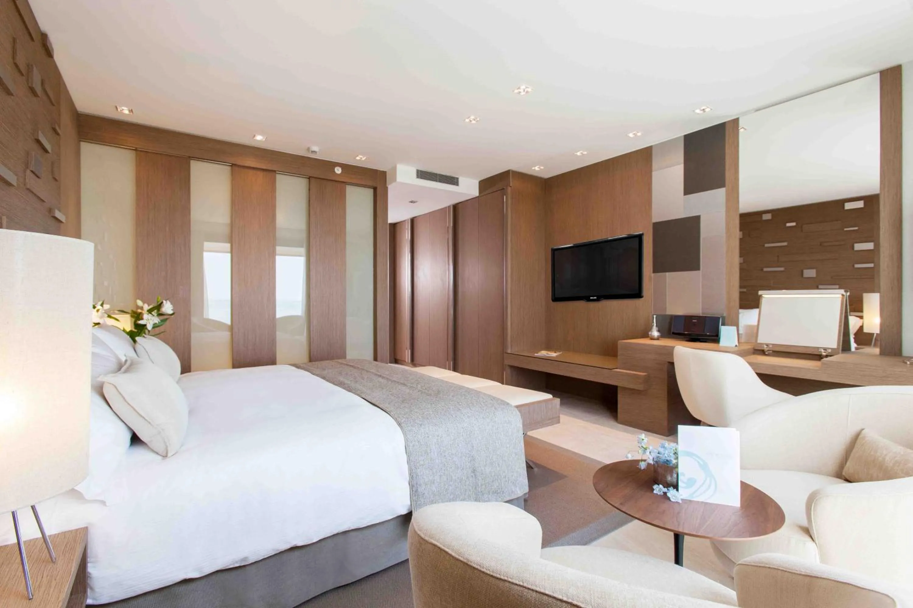 Photo of the whole room, Bed in Don Carlos Marbella