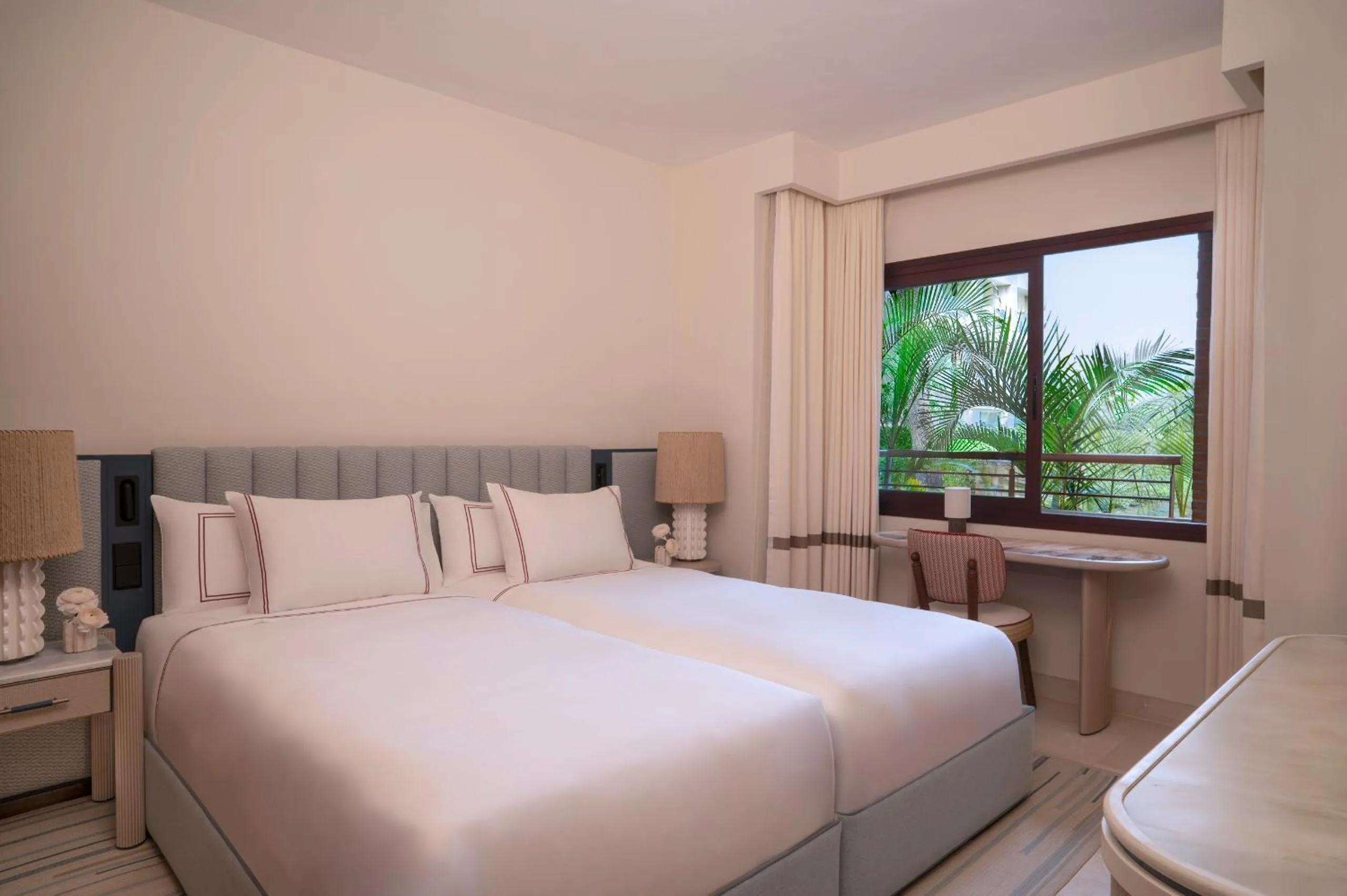 Bedroom, Bed in Don Carlos Marbella