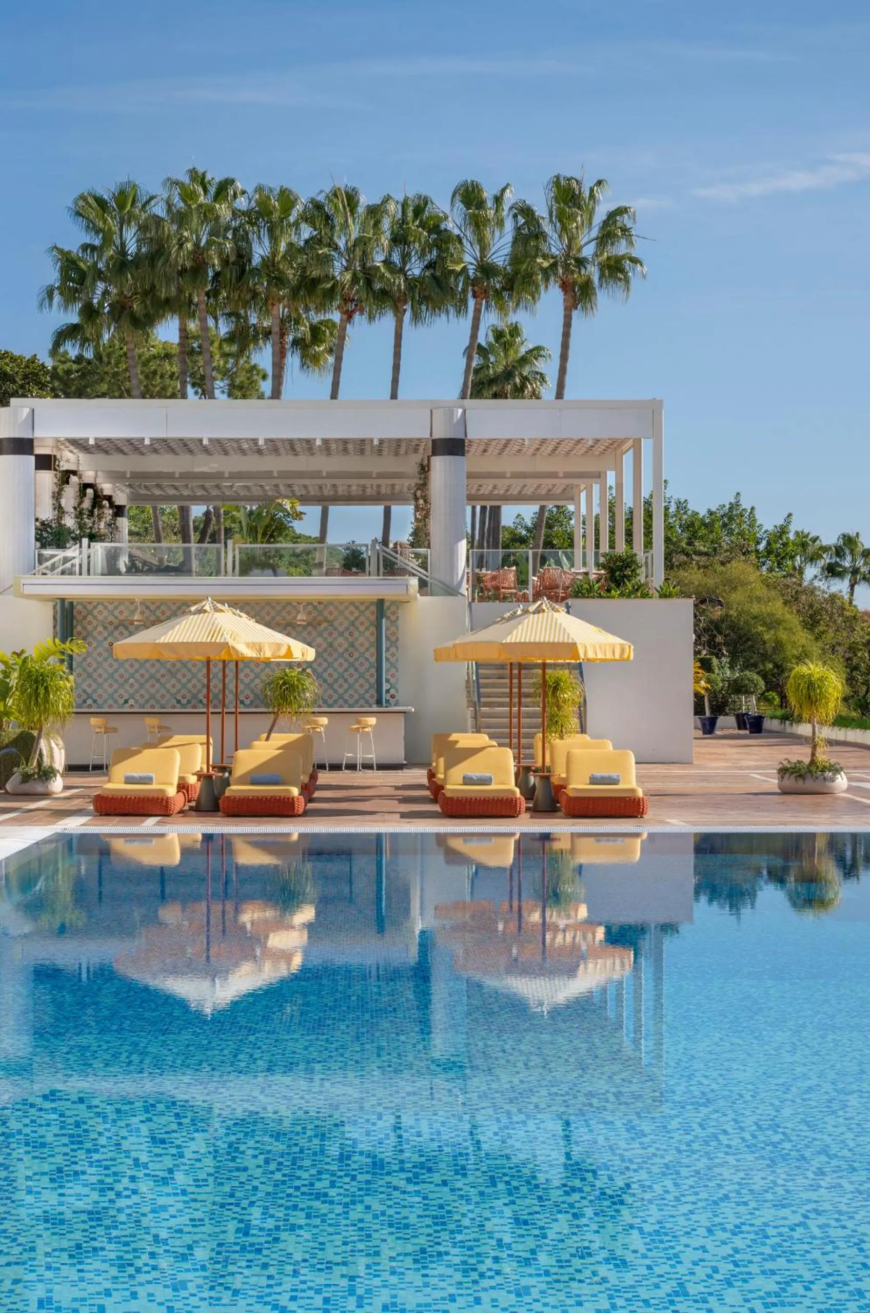 Pool view in Don Carlos Marbella