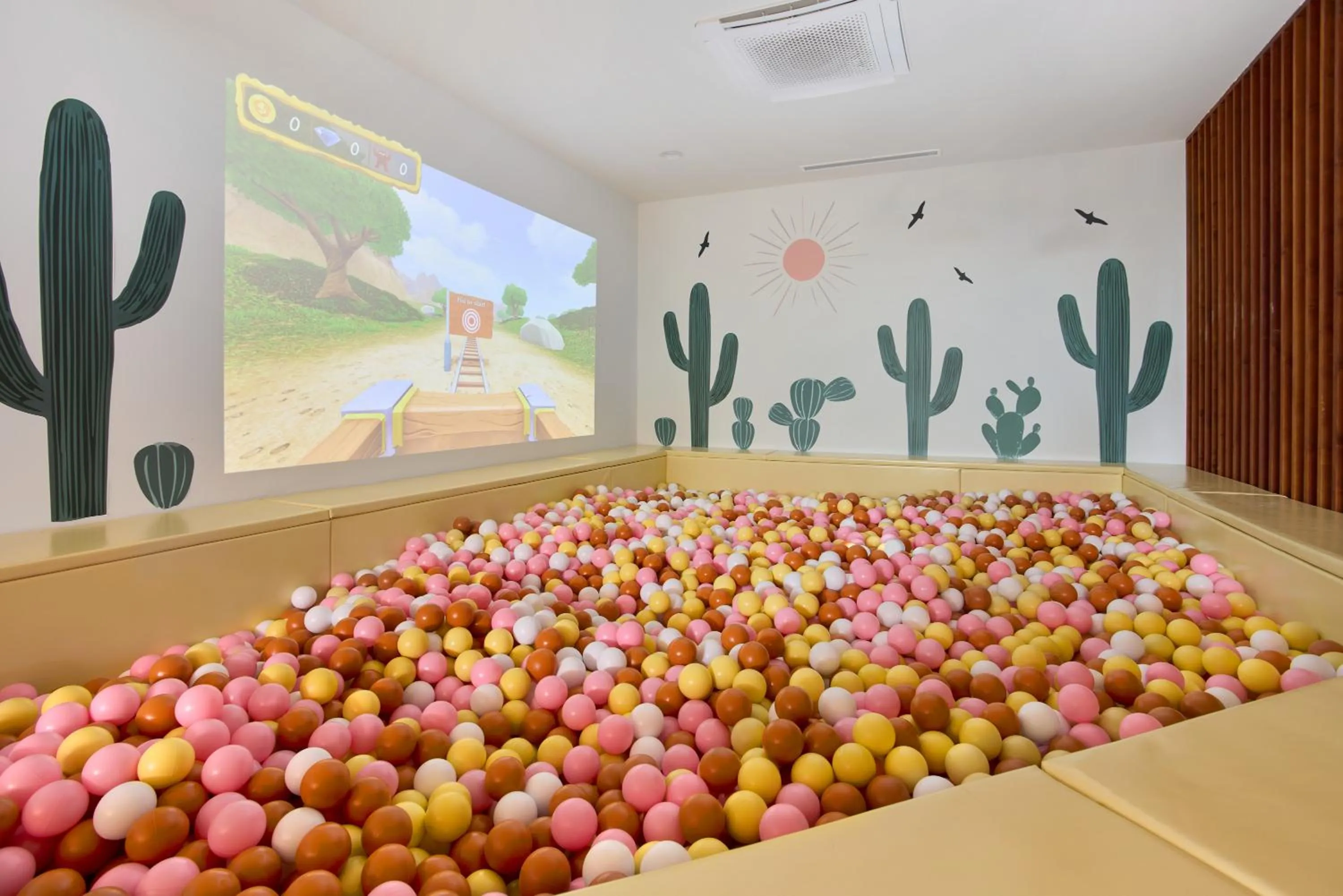 Kids's club in Don Carlos Marbella