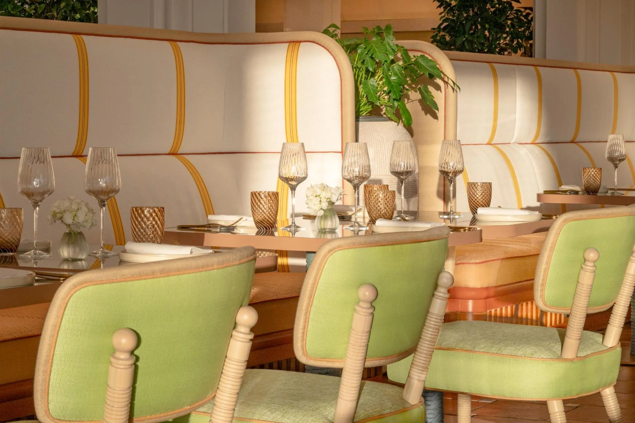 Restaurant/places to eat in Don Carlos Marbella