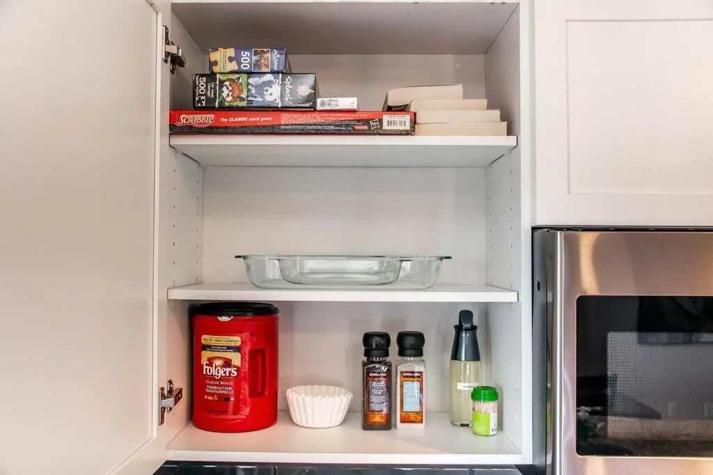 Kitchen or kitchenette in Bright Luxe Condo, AC, Top Floor, King Bed, Balcony!