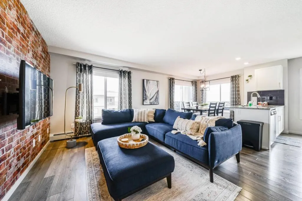 TV and multimedia in Bright Luxe Condo, AC, Top Floor, King Bed, Balcony!