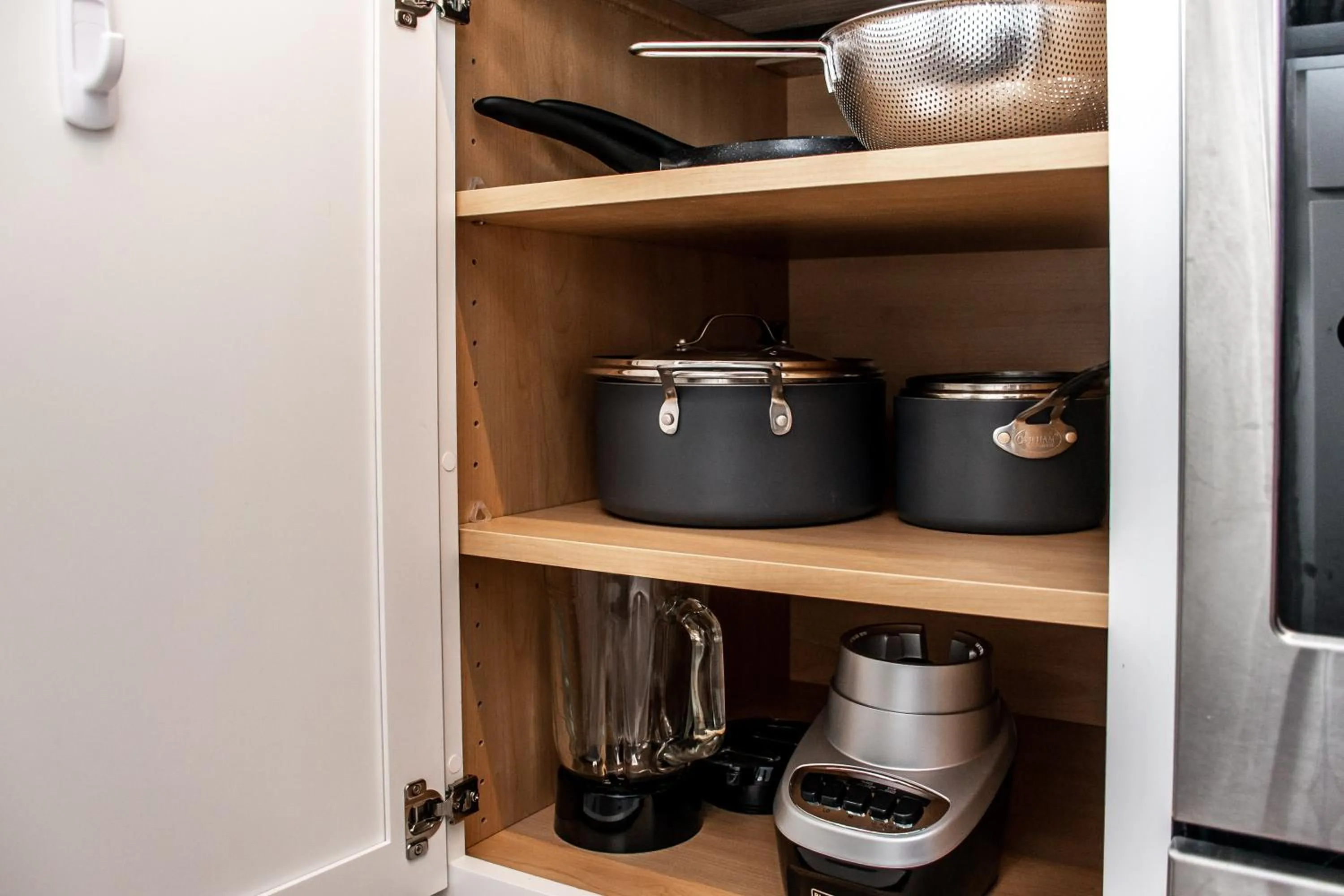 kitchen in Peaceful Oasis Condo, AC, Top Floor, Secure UG Parking, Balcony, King Bed!