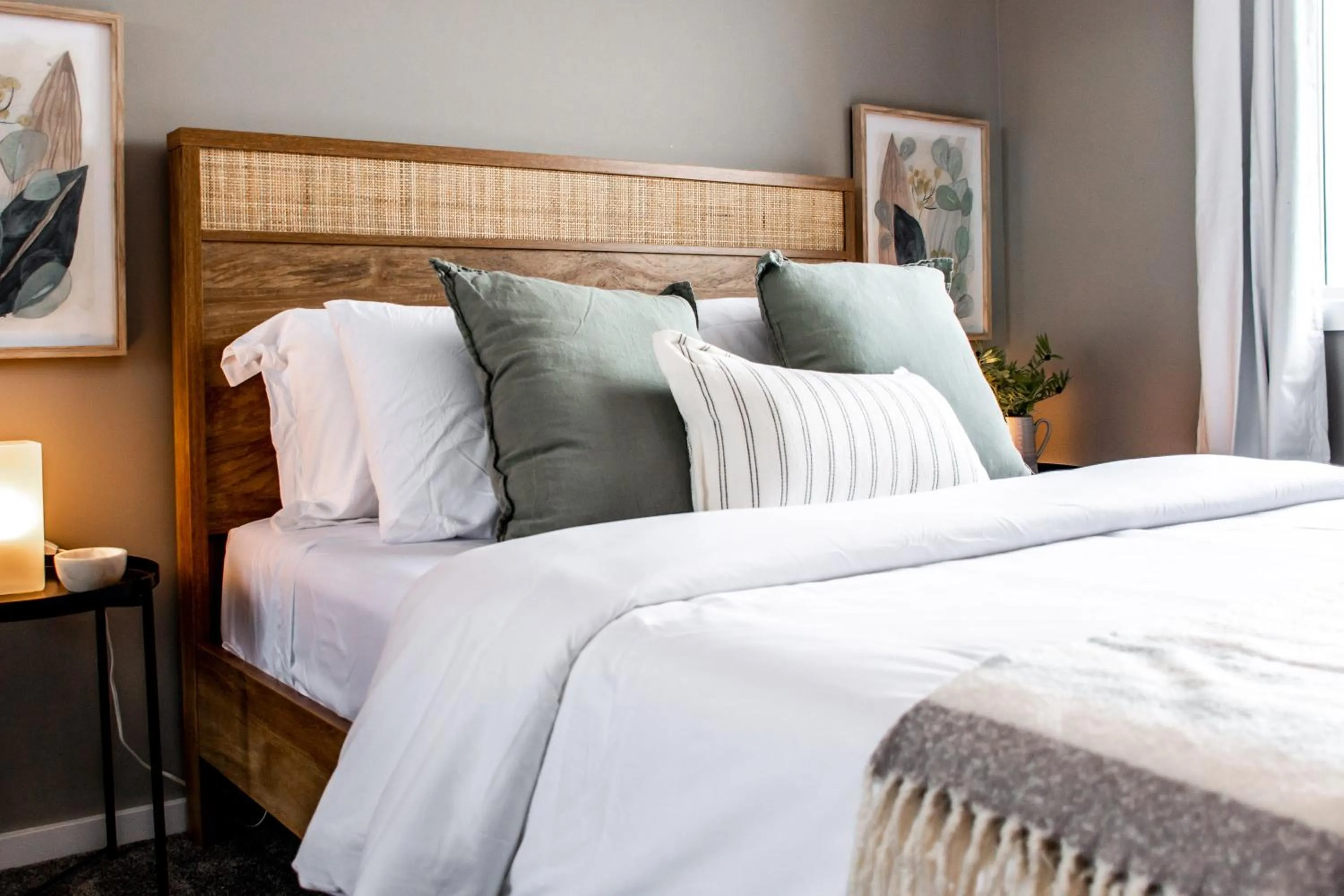 Bed in Peaceful Oasis Condo, AC, Top Floor, Secure UG Parking, Balcony, King Bed!