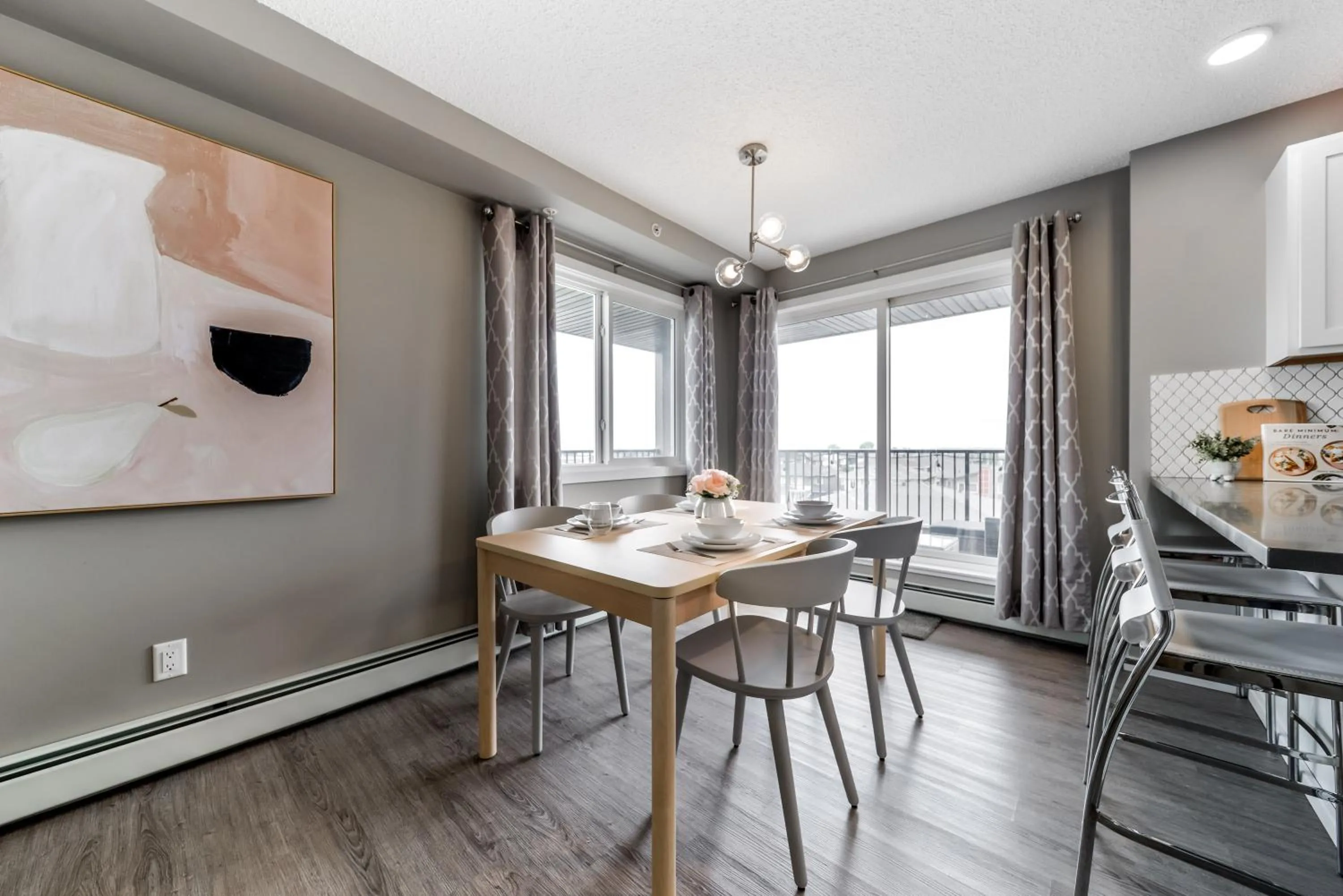 Dining area in Peaceful Oasis Condo, AC, Top Floor, Secure UG Parking, Balcony, King Bed!