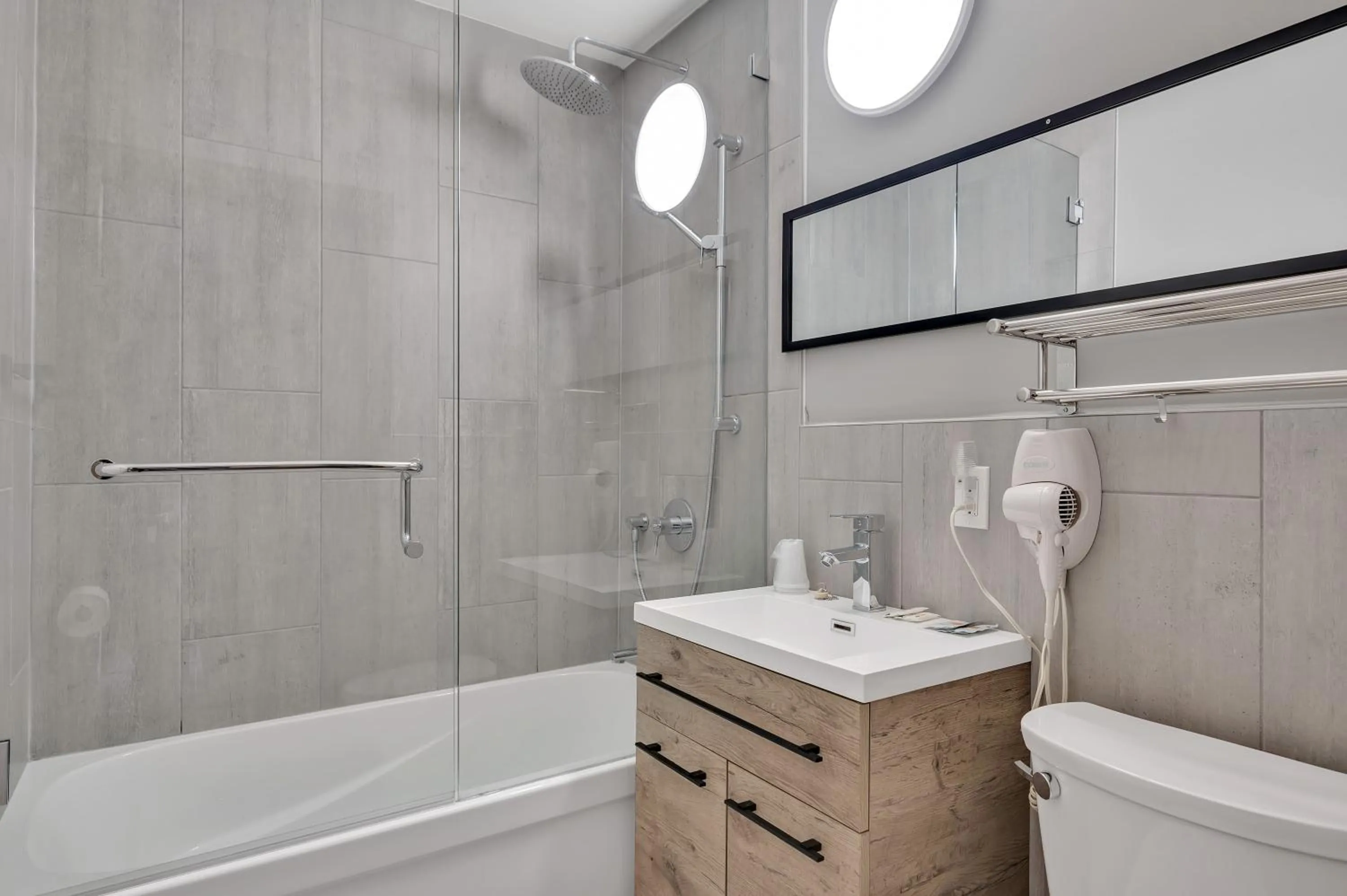 Shower in Moira Lake Motel