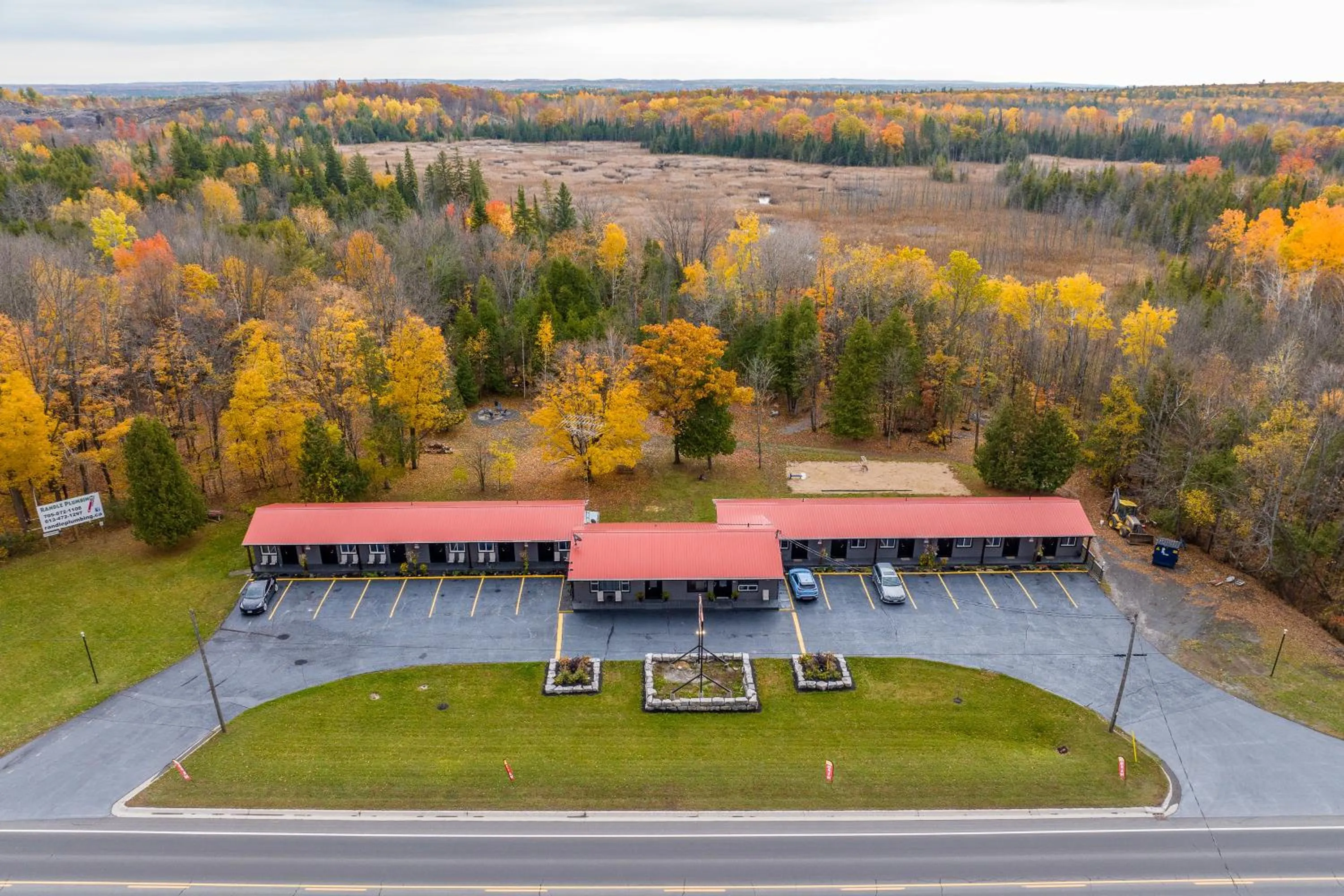 Natural landscape in Moira Lake Motel