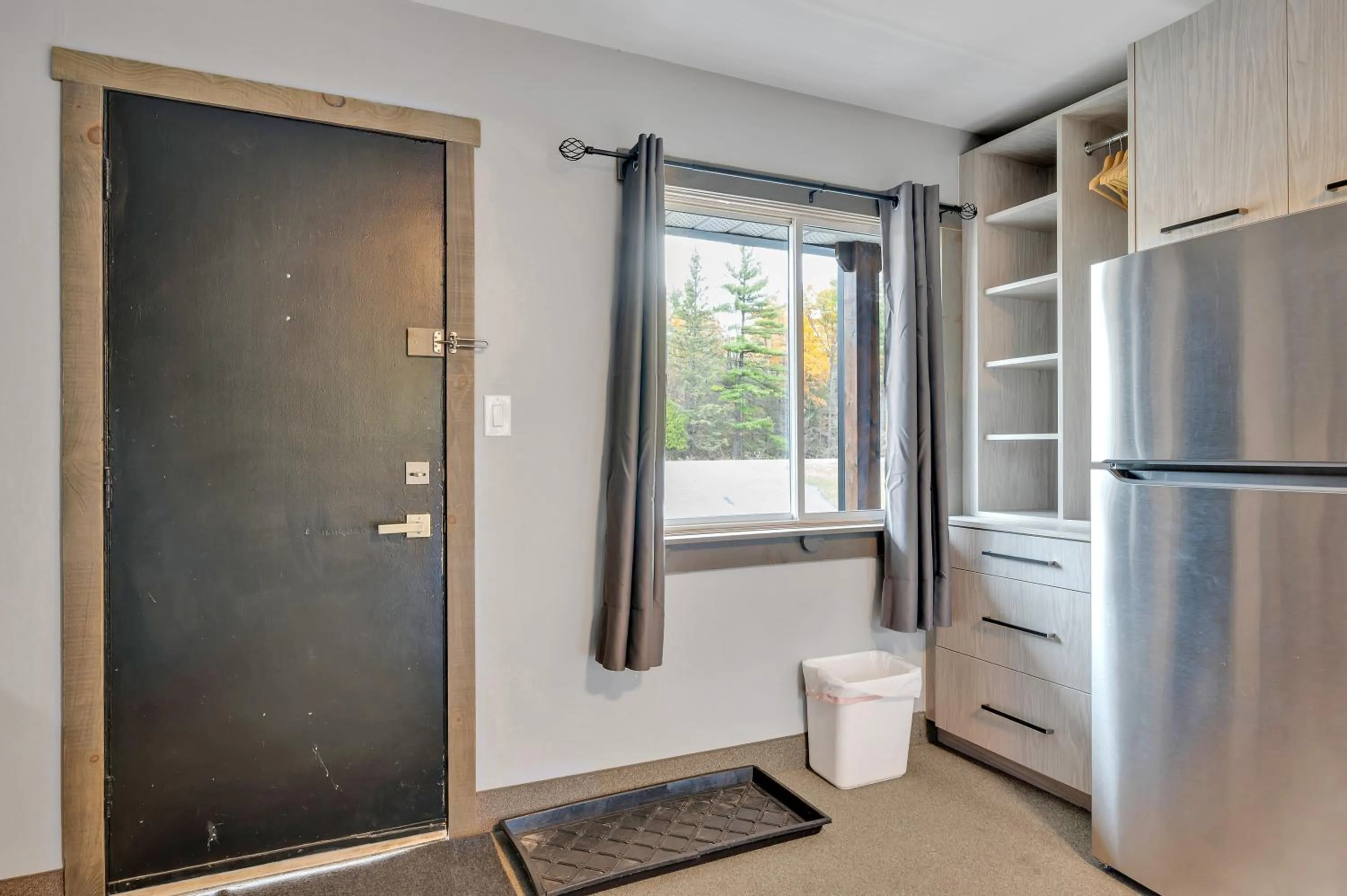 Facade/entrance in Moira Lake Motel