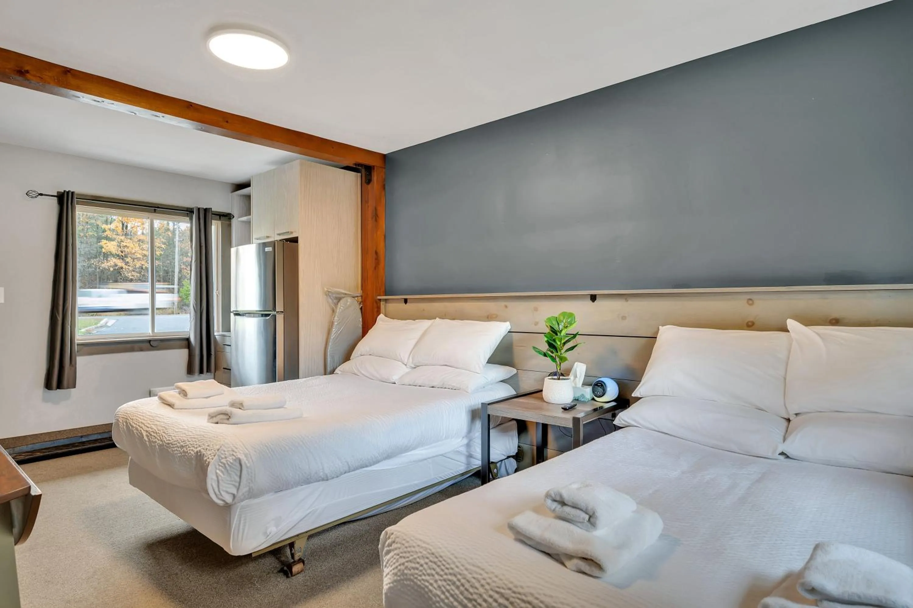 Bed in Moira Lake Motel