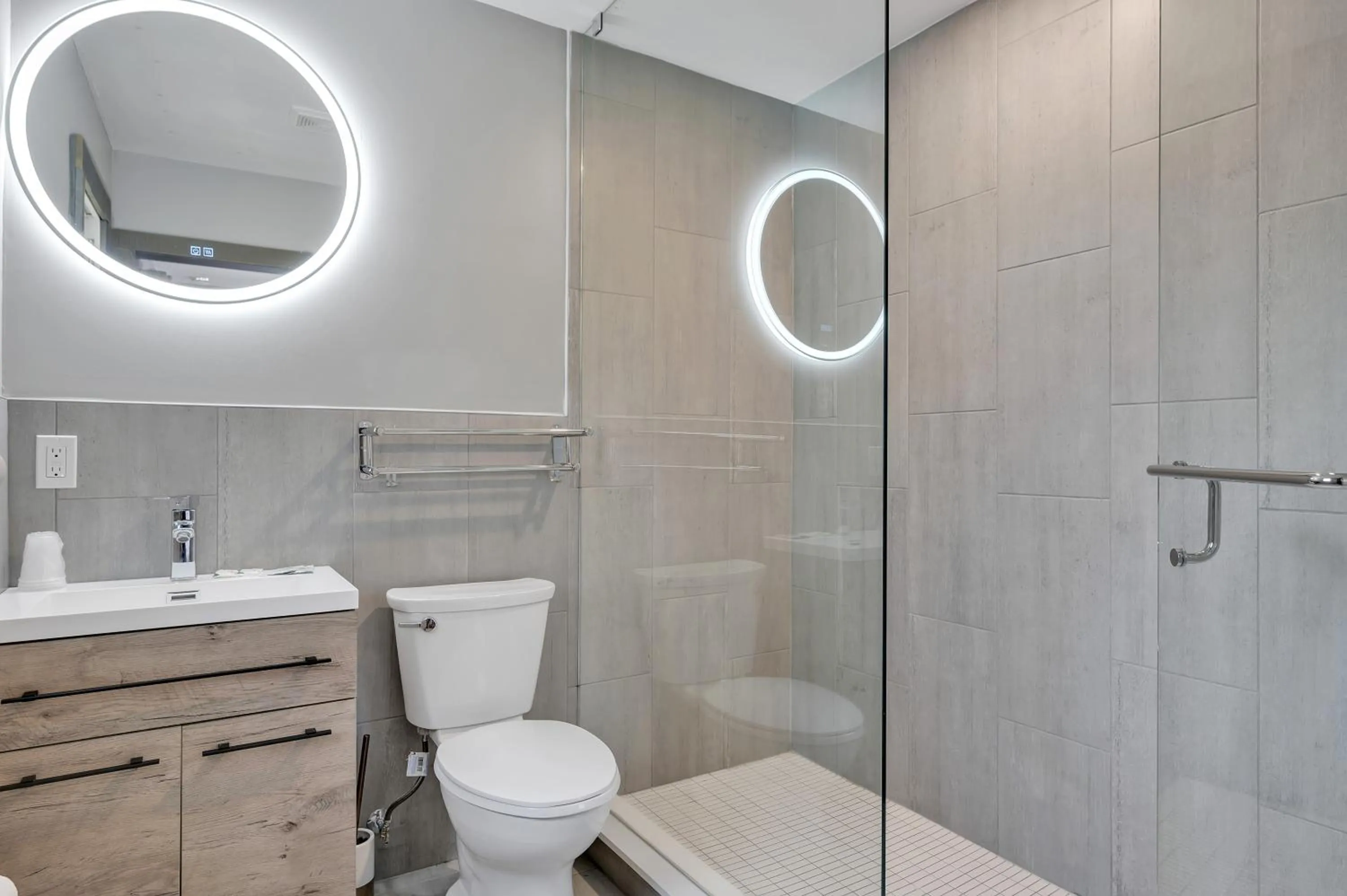 Shower in Moira Lake Motel