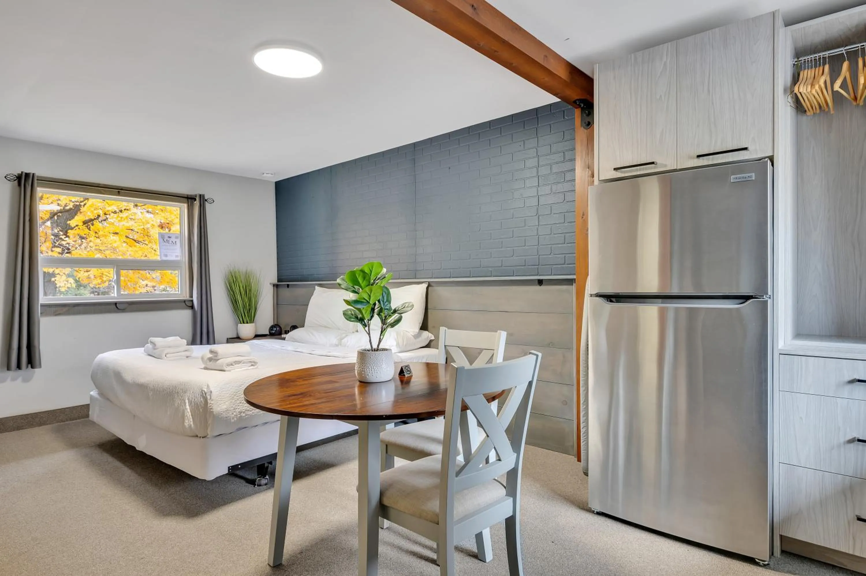Dining area in Moira Lake Motel