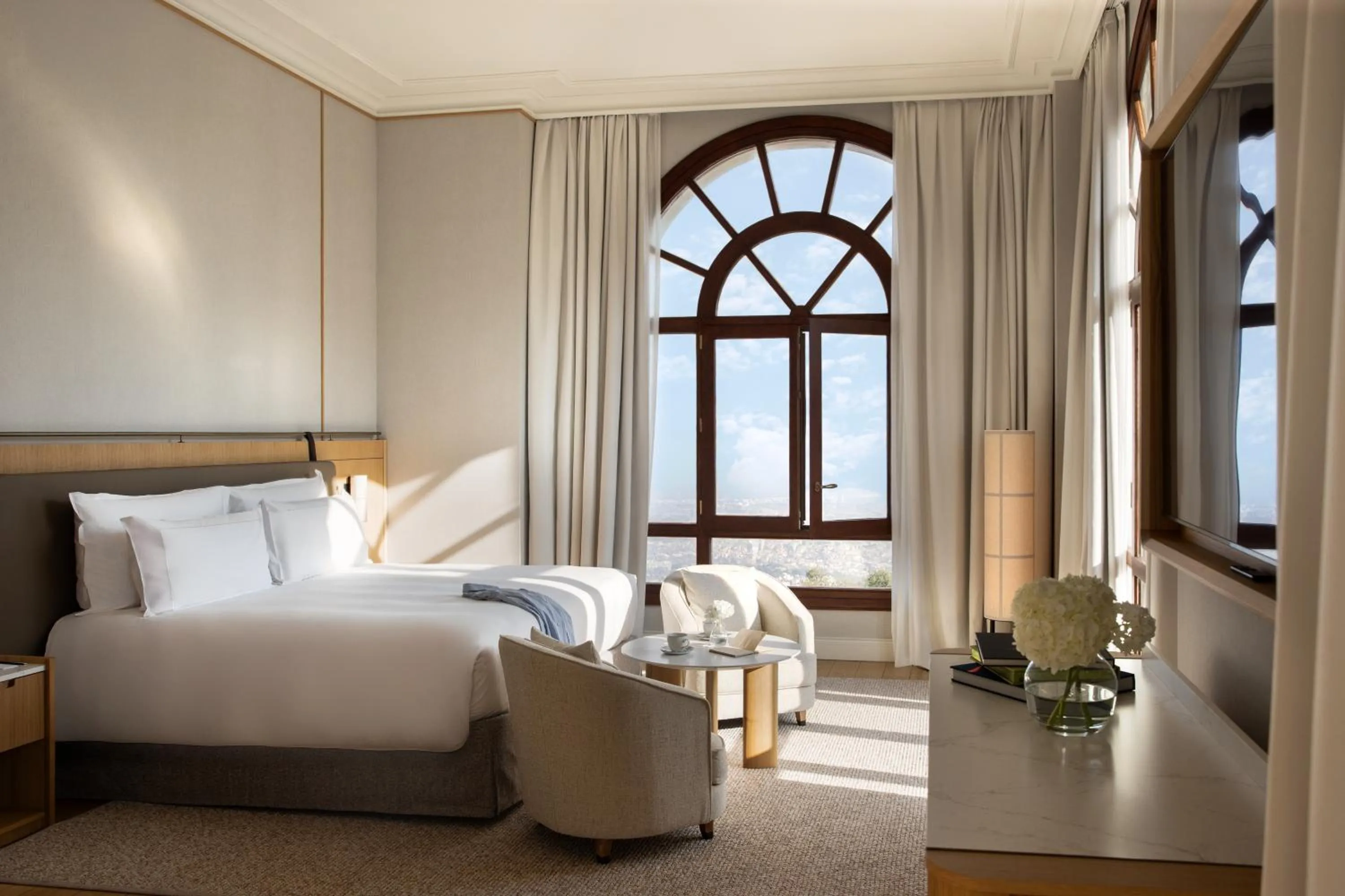 Bed in METT Barcelona GL - A Leading Hotel of the World