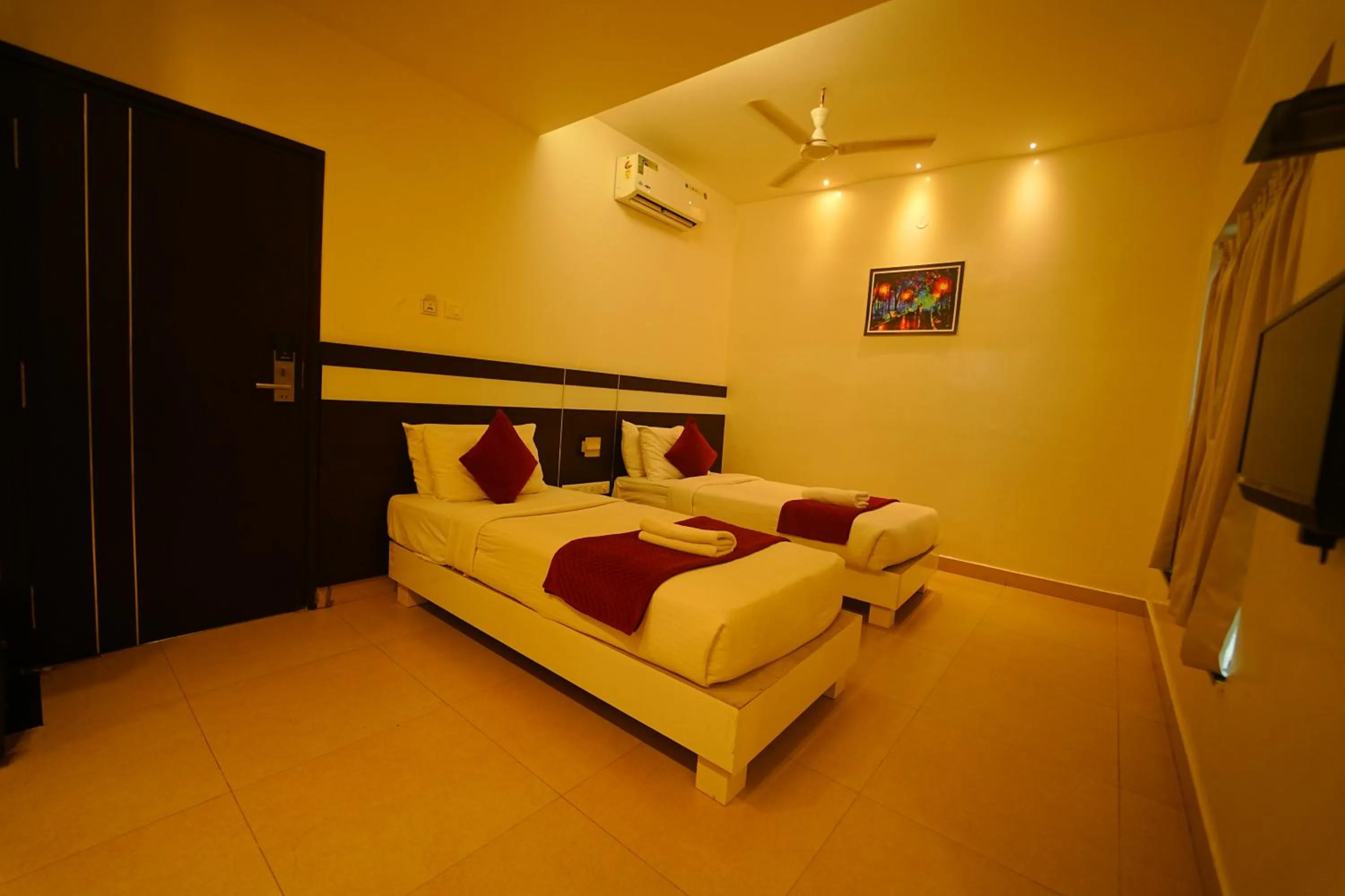 Bed in Yuvraj Palace Inn