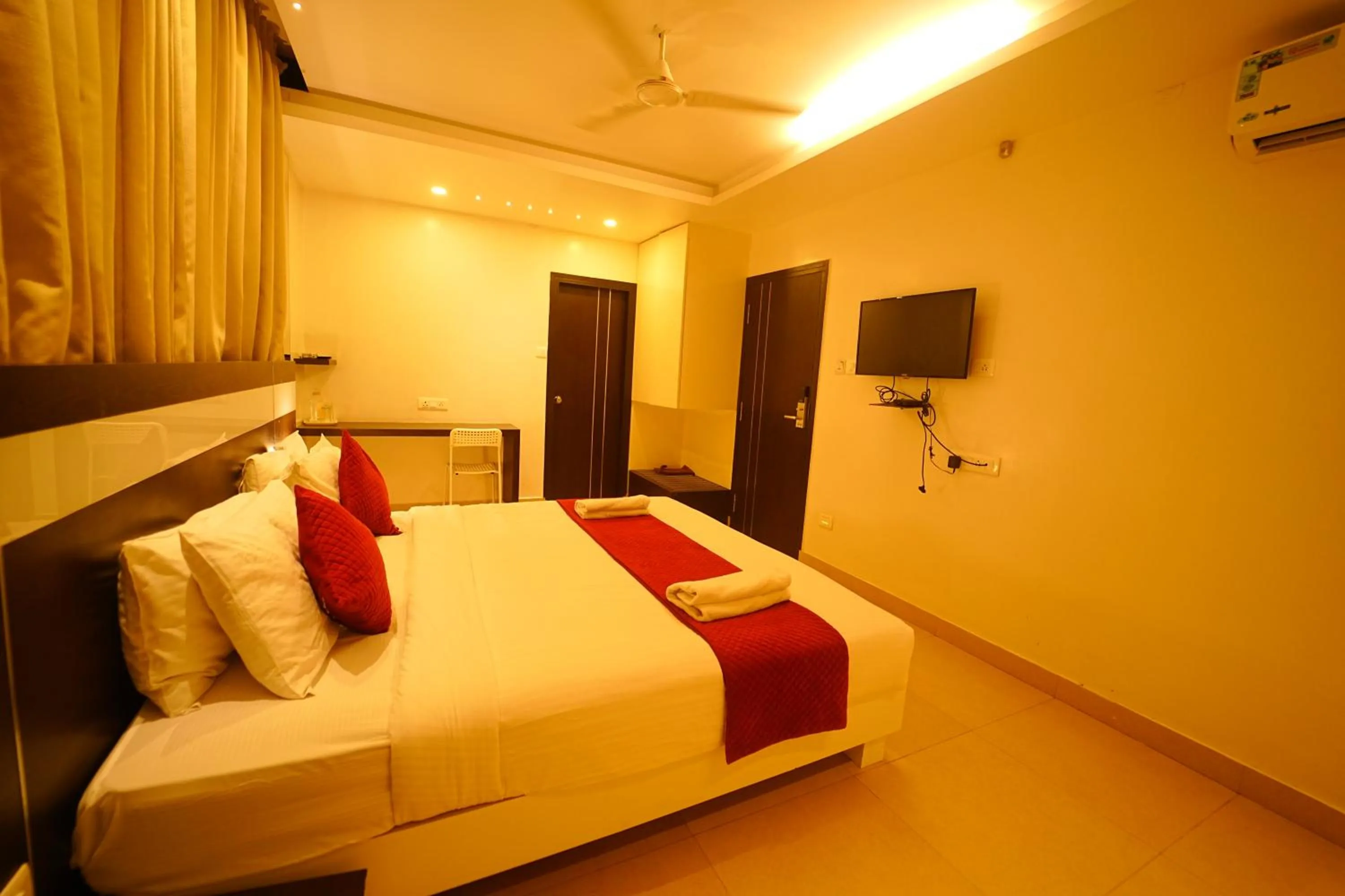 Bedroom, Bed in Yuvraj Palace Inn