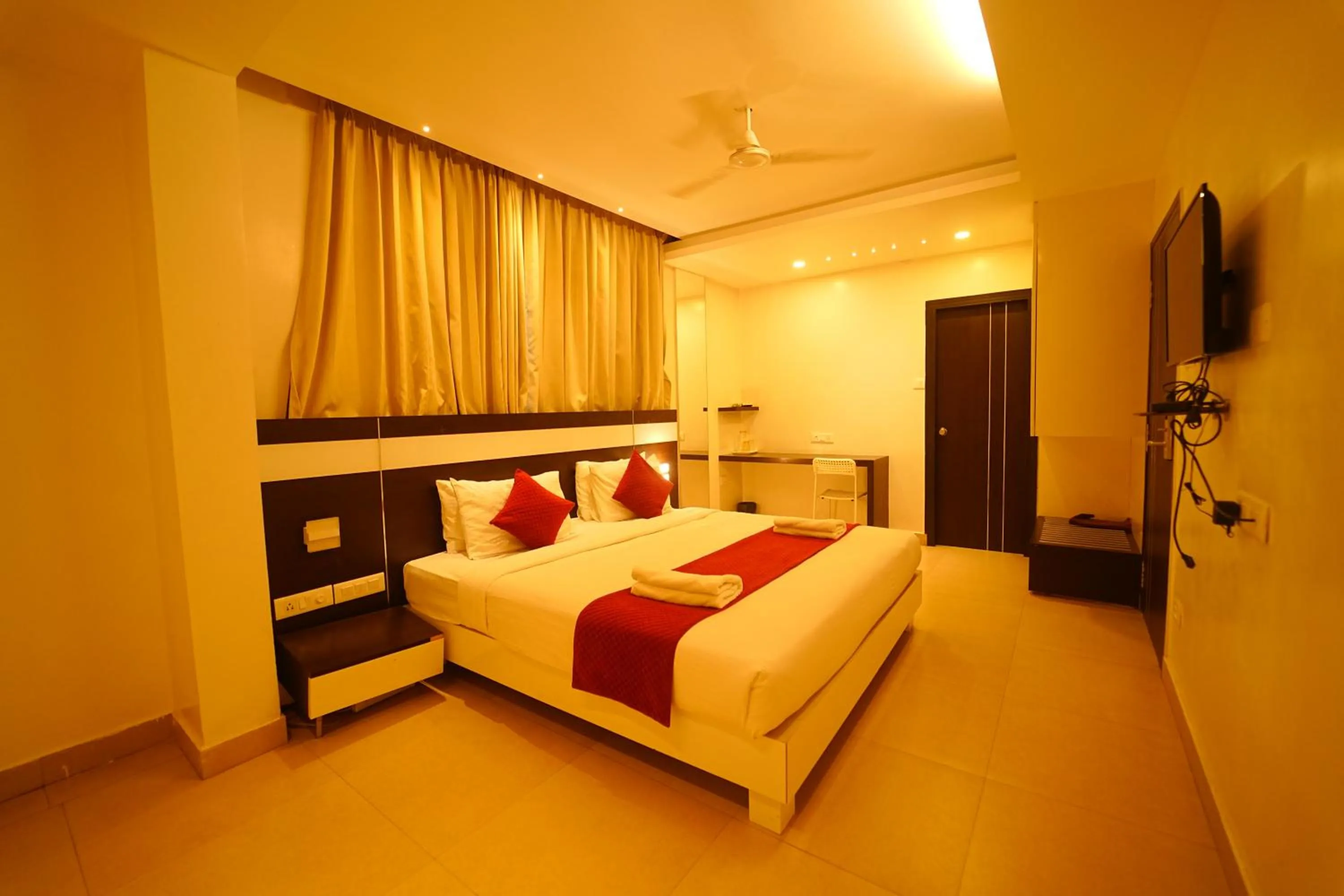Bed in Yuvraj Palace Inn