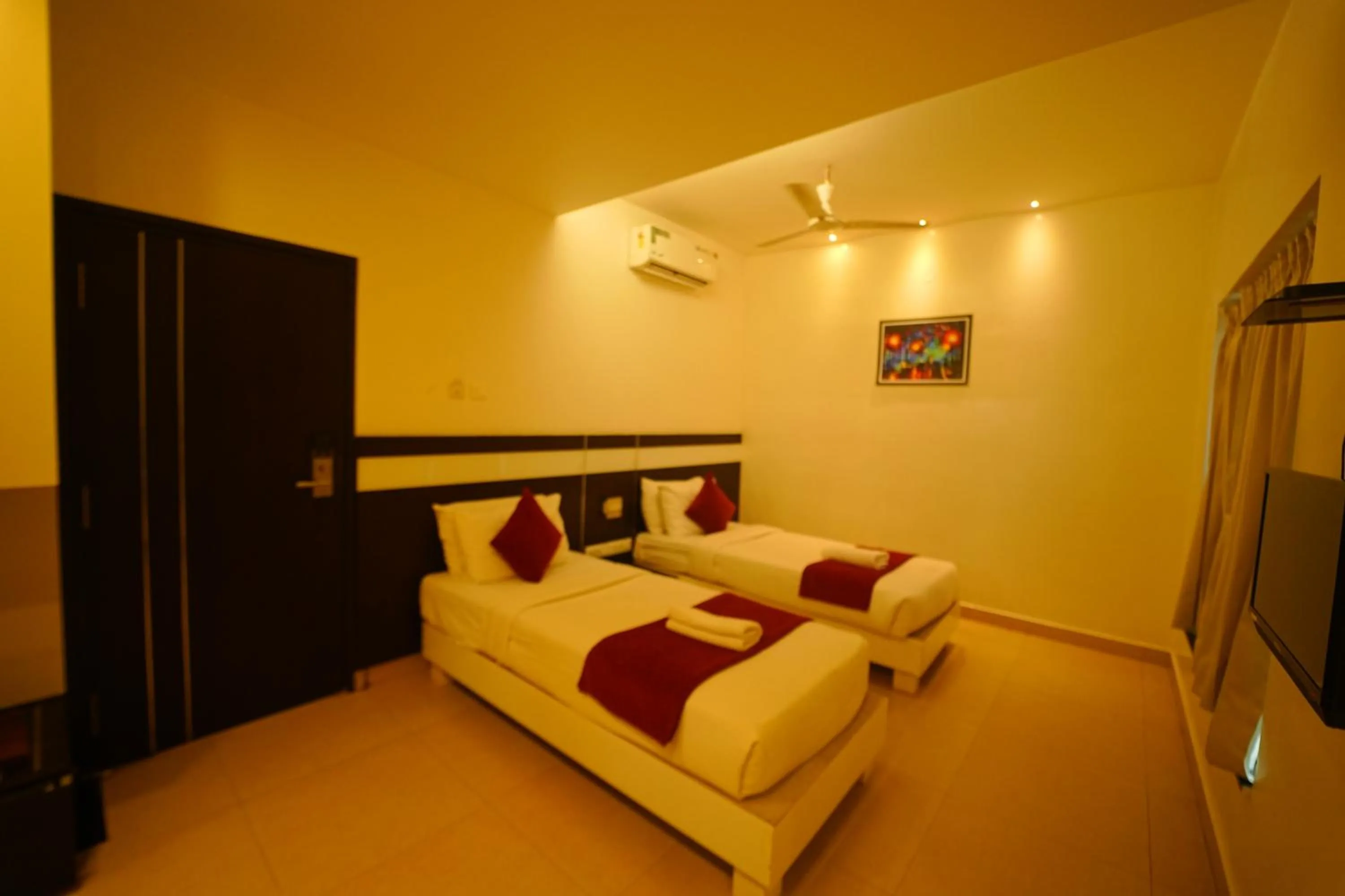 Bed in Yuvraj Palace Inn